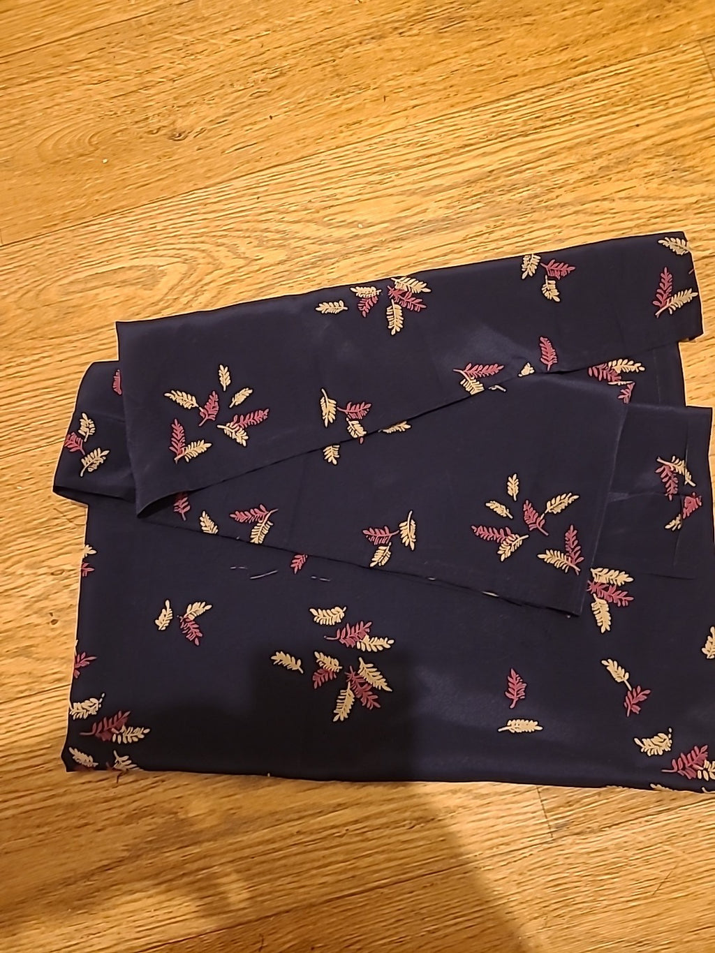 Ladies Navy/beige And Purple Floal Leaf Scarf