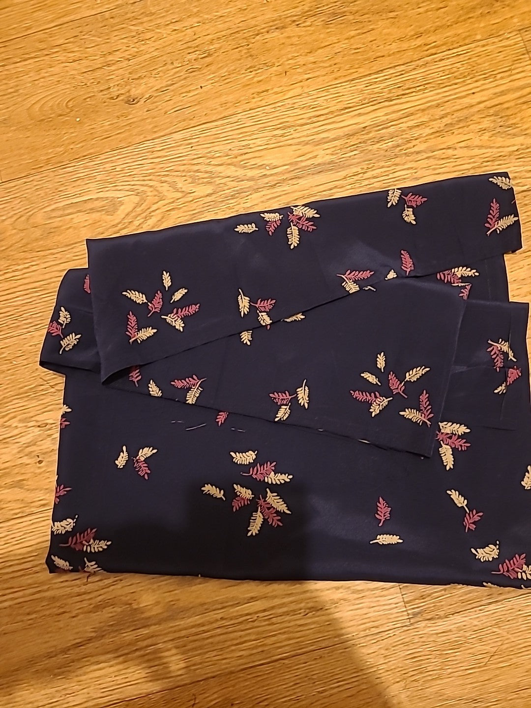 Ladies Navy/beige And Purple Floal Leaf Scarf
