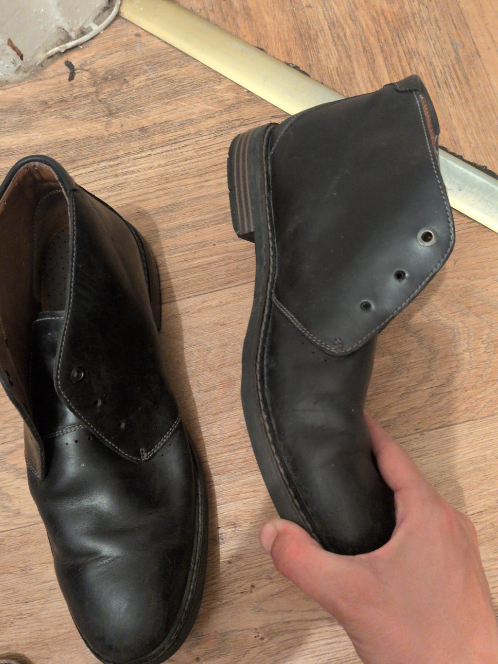 Clarks 10 Black Ankle Boots Missing Laces