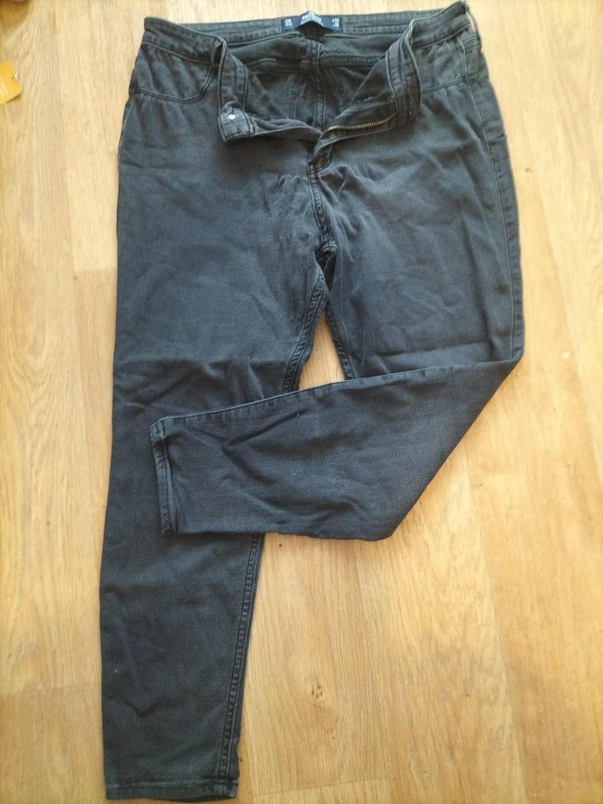 Ladies Hollister Size 33x26 Charcoal High Rise Jean