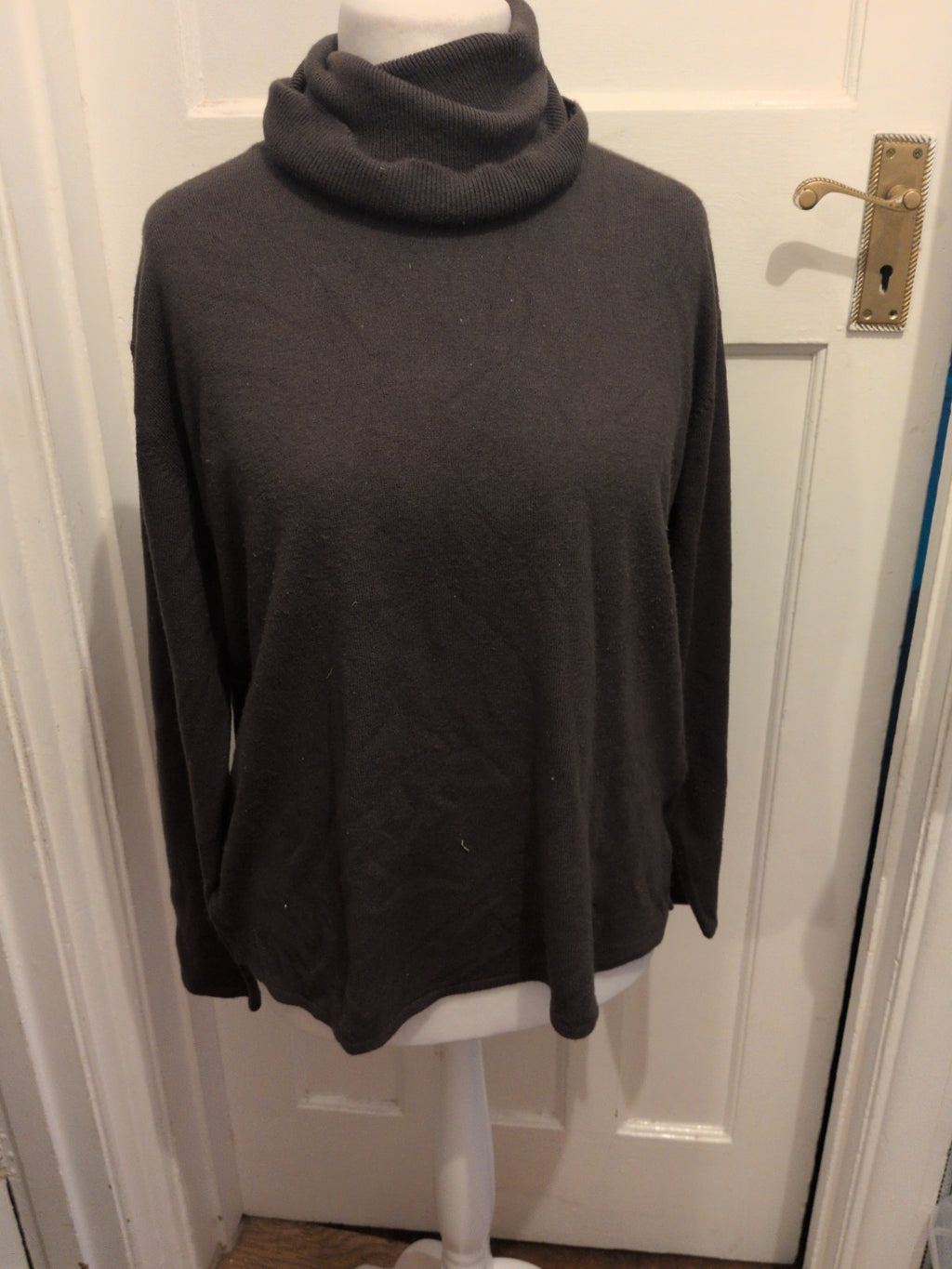 Rowlands XL Very BrownRoll Neck Jumper