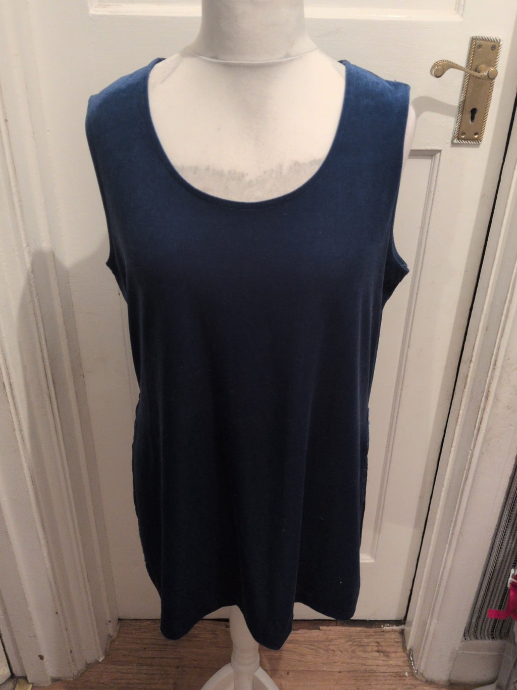 Ladies Size Large Navy Sleeveless Blouse