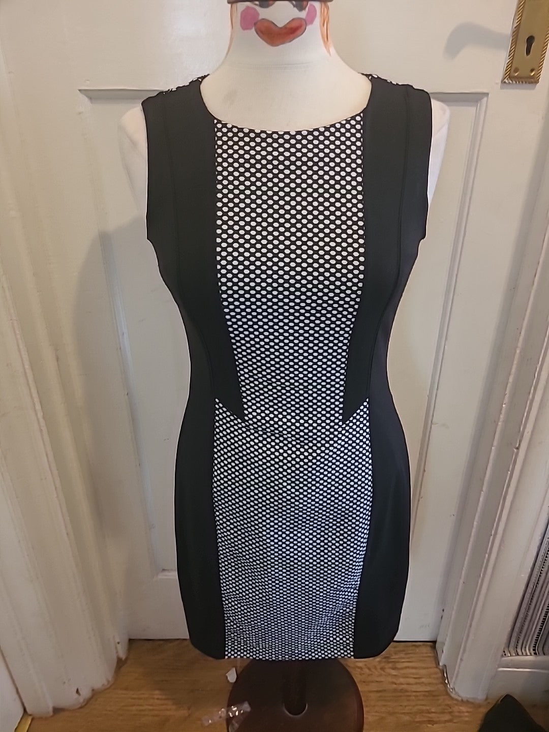 Ladies Cynthia Rowley Size 4 Black/White Sleeveless Dress