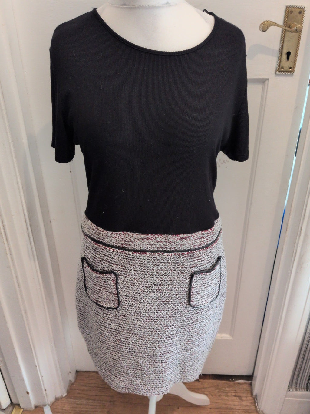 Select 18 Black And Grey With Red Short Sleeve Dress