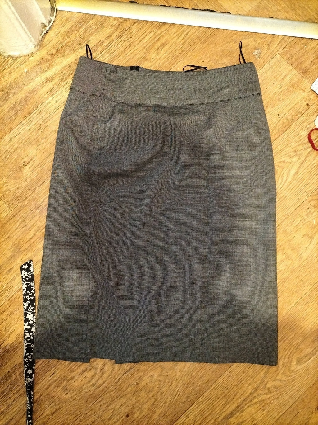 Ladies Betty Barclay Size 14 Grey Lined Split Hem Skirt