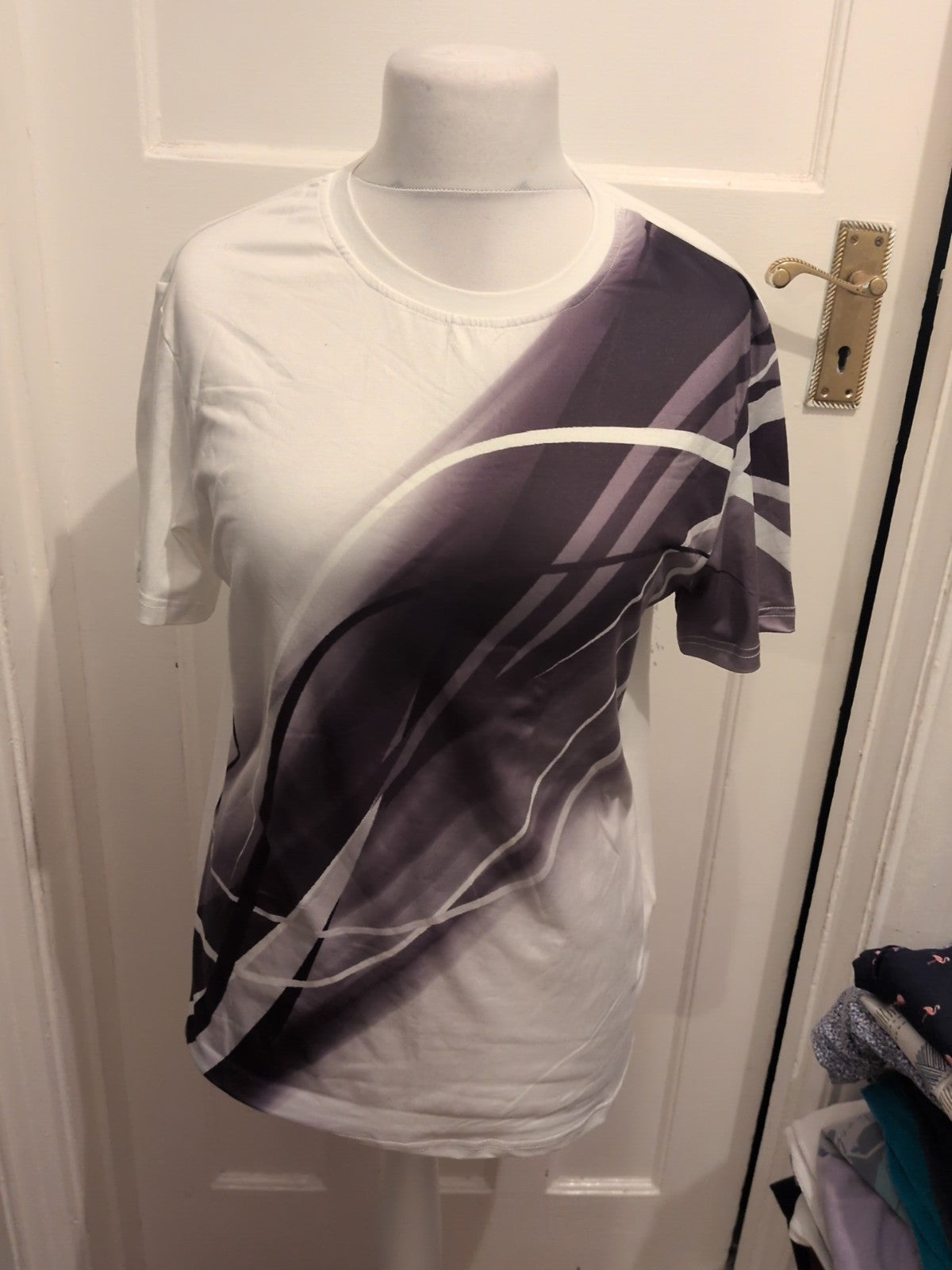 Shein Small White Black Grey Short Sleeve T-shirt