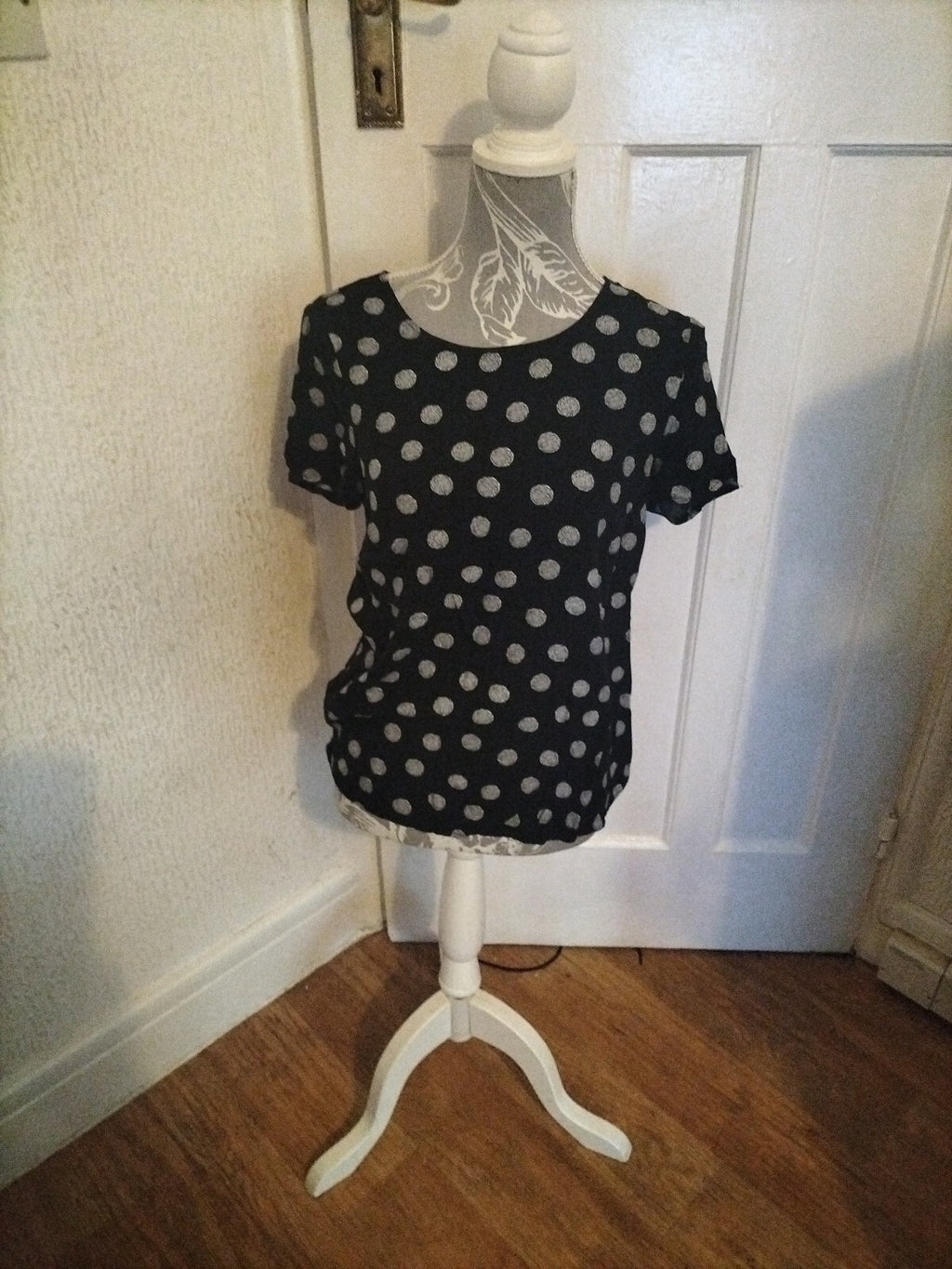 Ladies Nutmeg Size 10 Spotted Short Sleeve Blouse