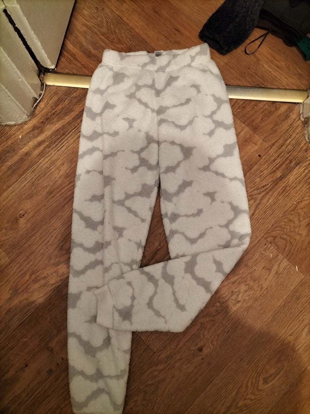 Ladies Primark Size 6-8 White And Grey Fluffy Elasticated Pyjama Bottoms