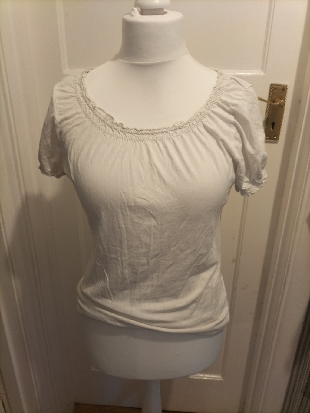 Ladies Size 12 White Short Sleeved Elasticated Hem Tshirt