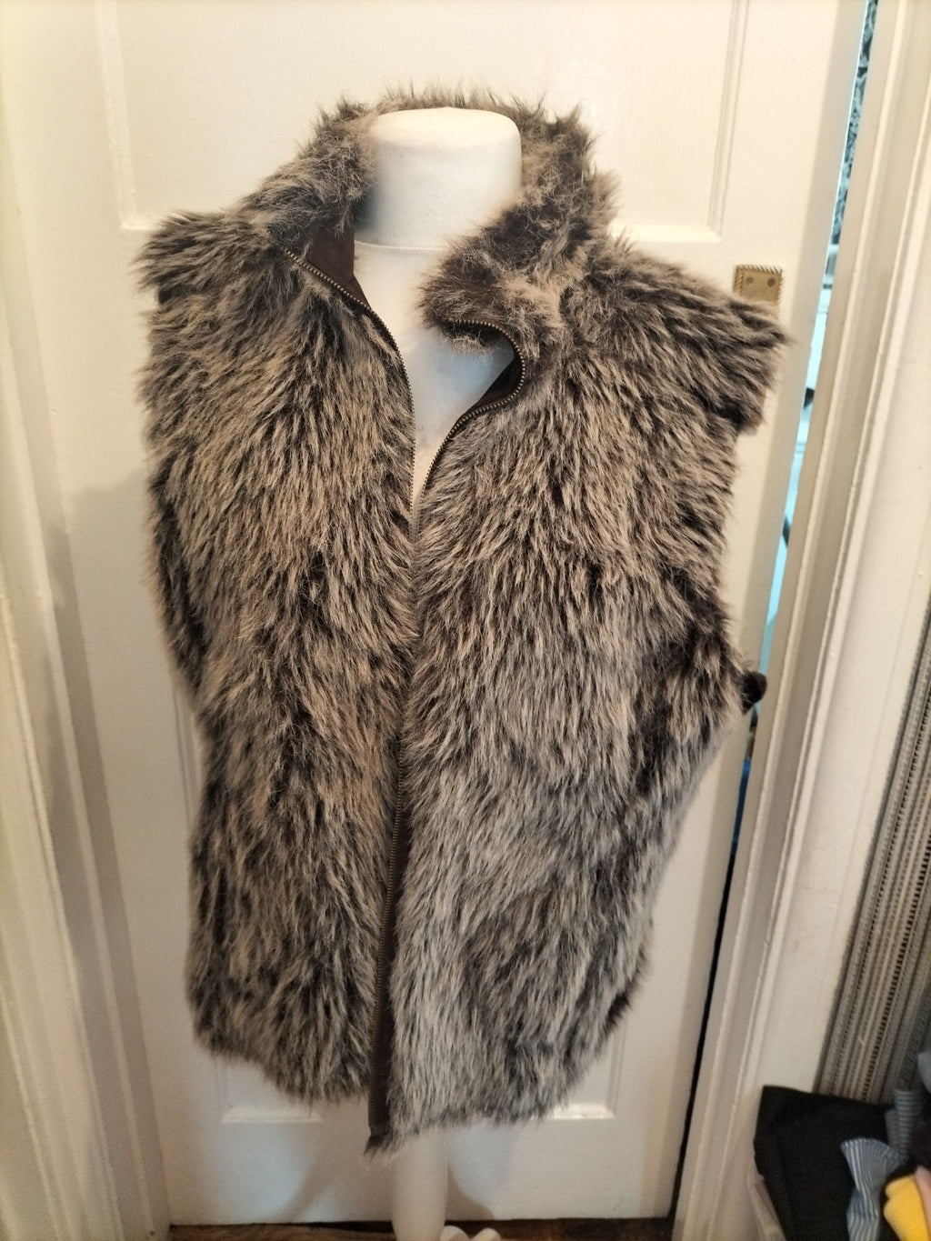 Ladies Size Medium Faux Fur Sleeveless Waistcoat