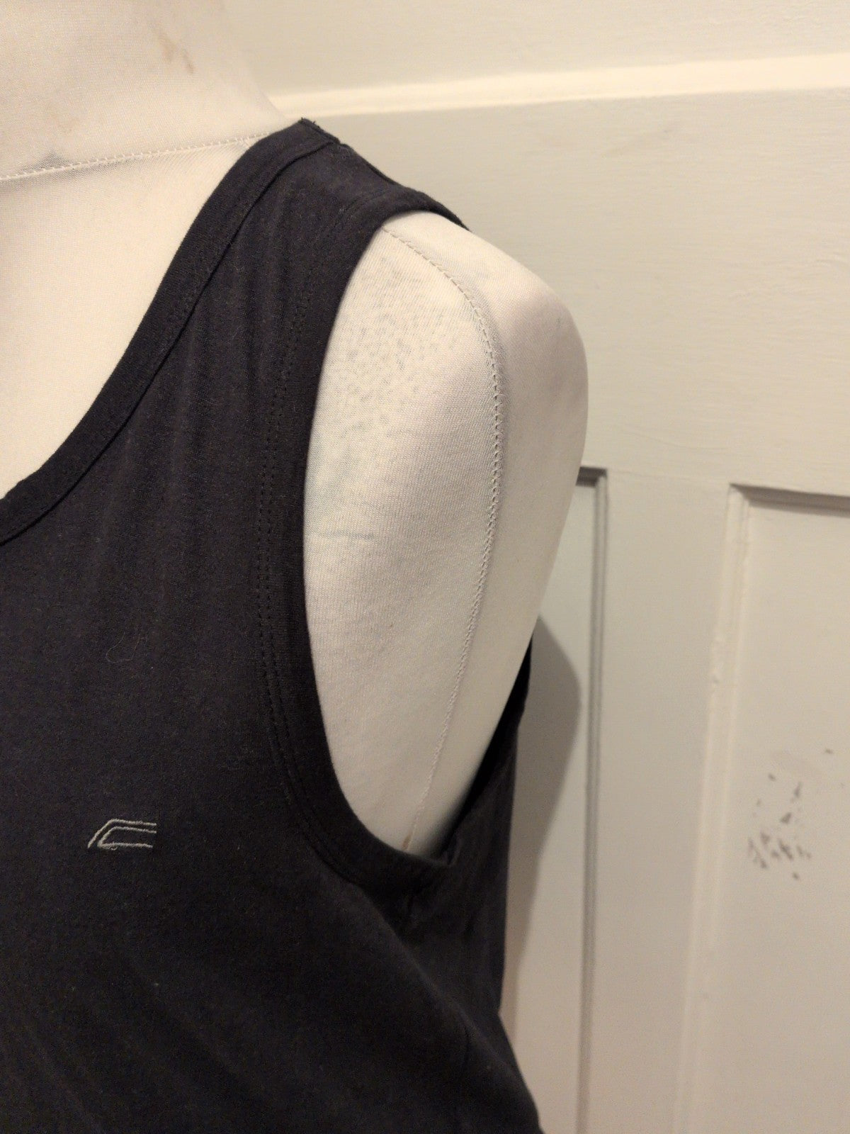 XL Black Sleeveless T-shirt