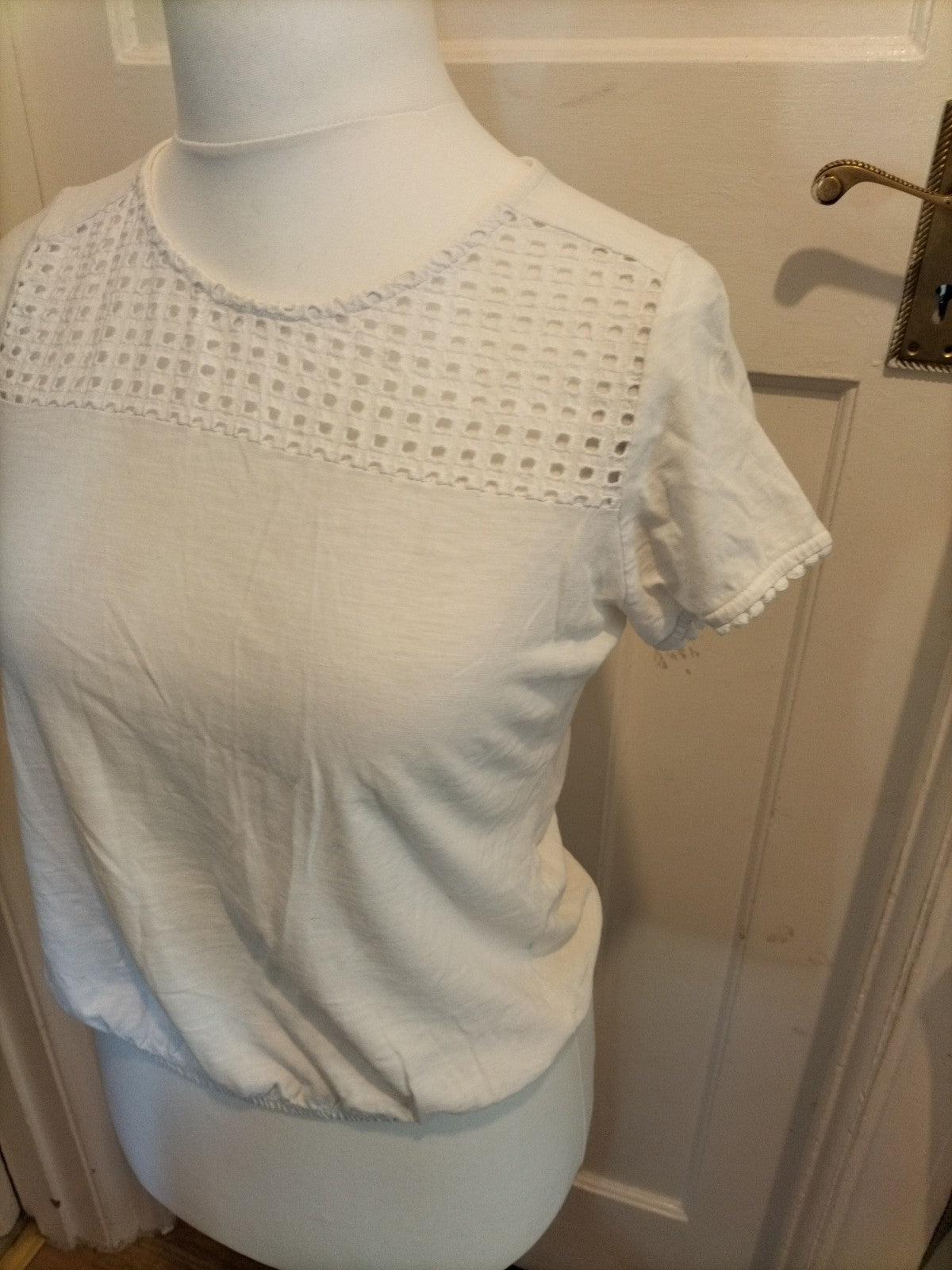 Ladies Shein Size Large White Elasticated Hem Short Sleeved Tshirt With See...