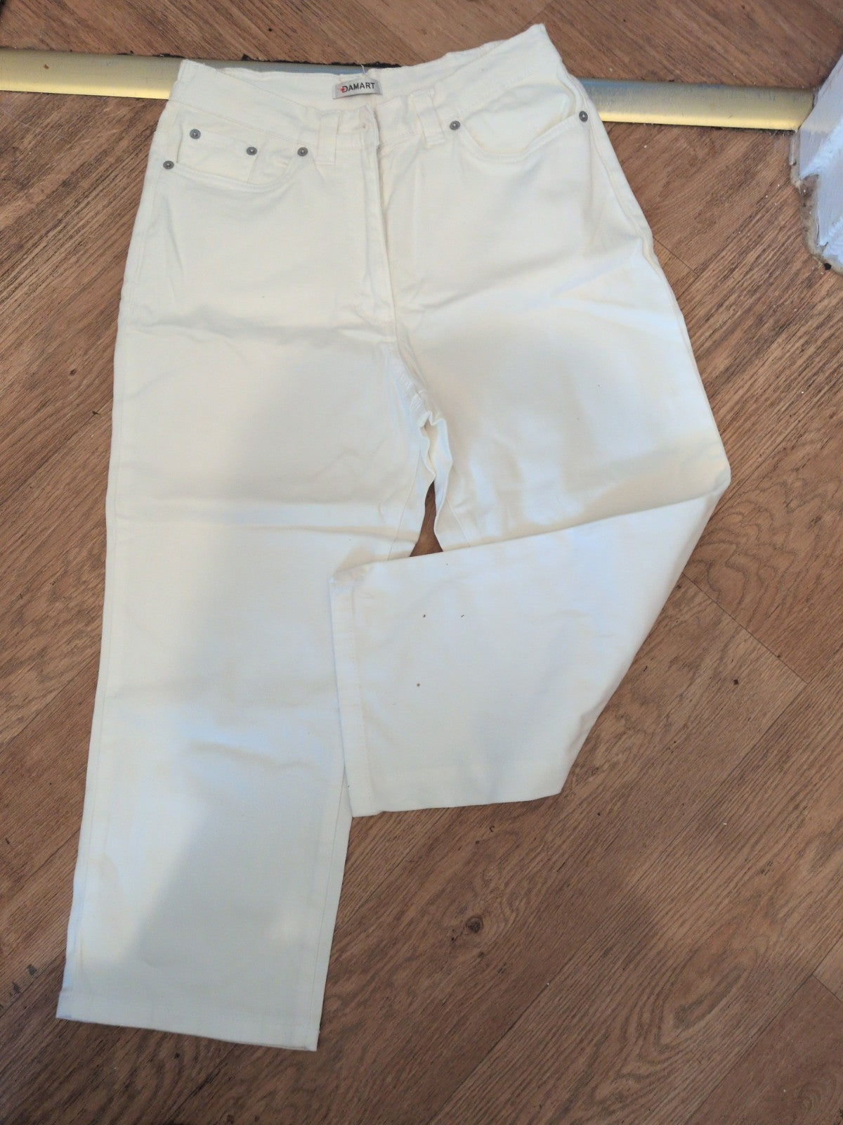 Damart 8 White Denim Cropped Jeans Straight