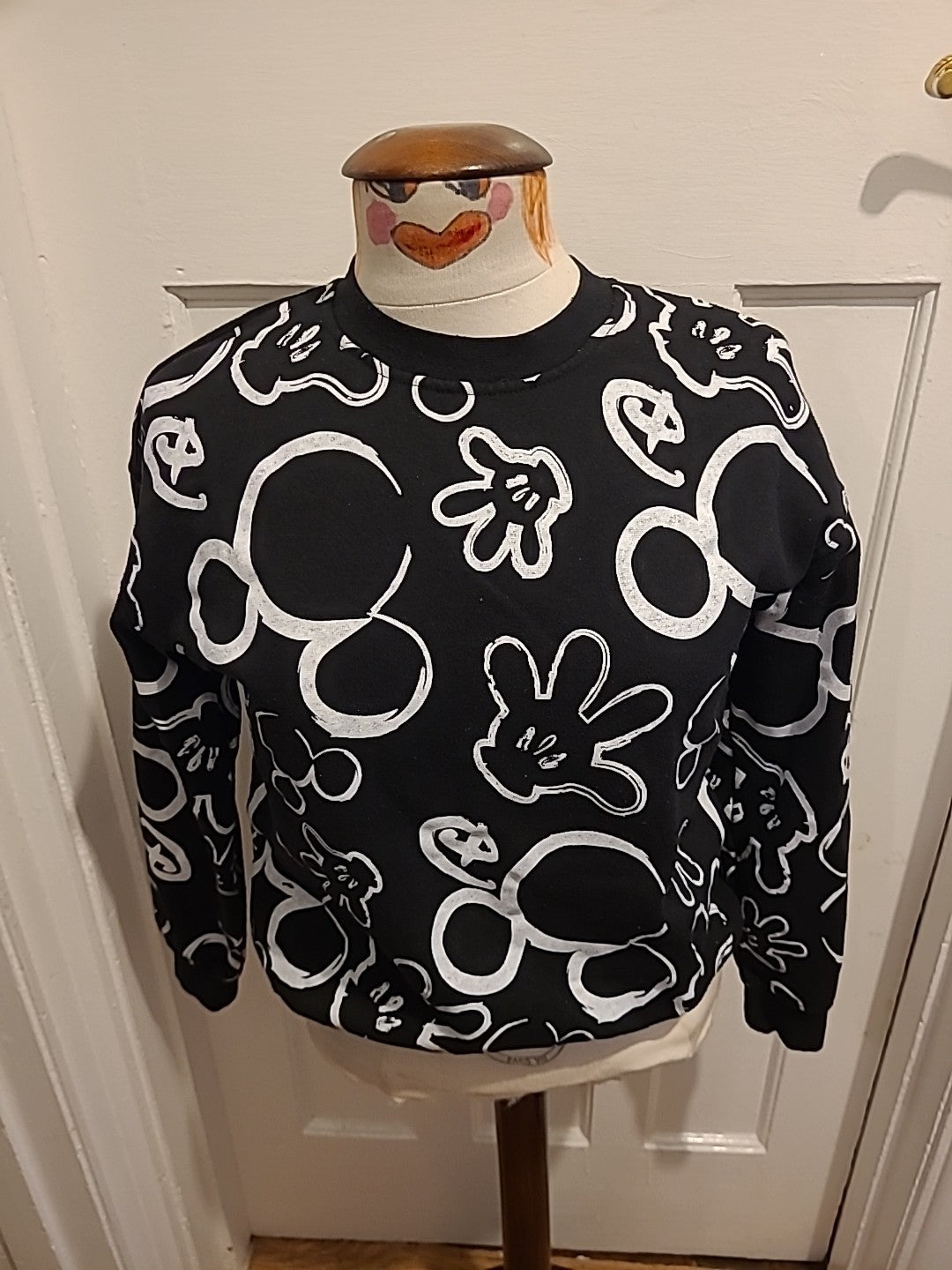 Ladies Disney Size 4/6 Black And White Mickey Mouse Jumper
