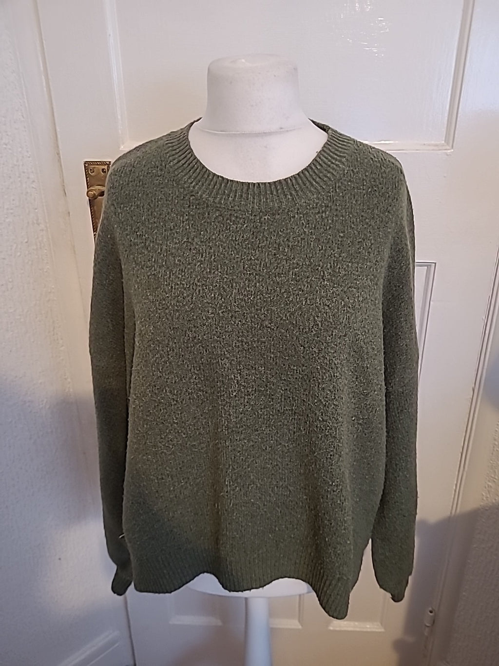 Ladies Size XL Green Long Sleeved Pullover Jumper Bobbling