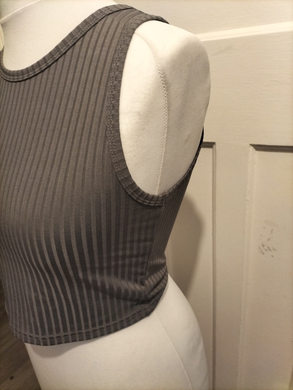 Ladies Shein Size Large Grey Ribbed Sleeveless Crop Top