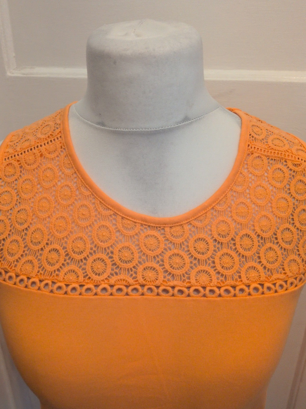 Tu 14 Orange Sleeveless T-shirt With Lace Patterning Around Neck
