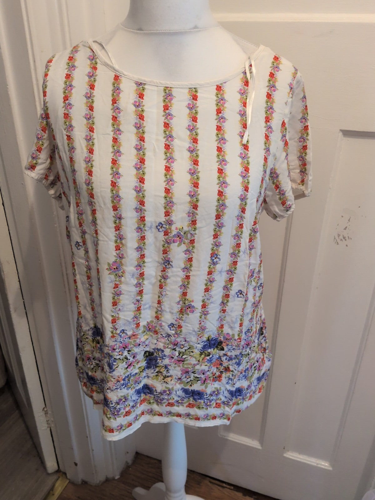Tu 16 White Floral Ultra Lightweight Short Sleeve Blouse