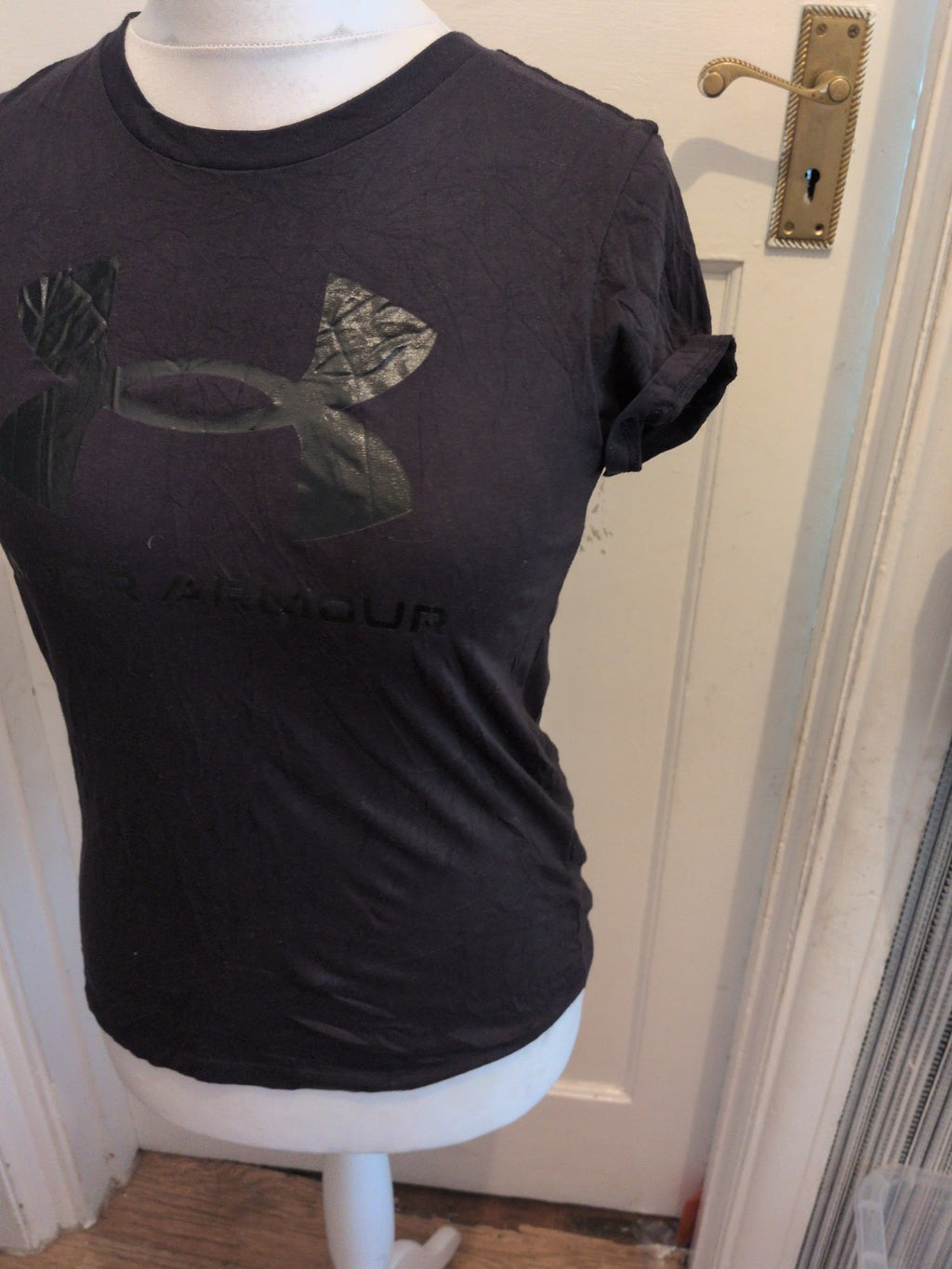 Under Armour XS Loose Black Short Sleeve T-shirt