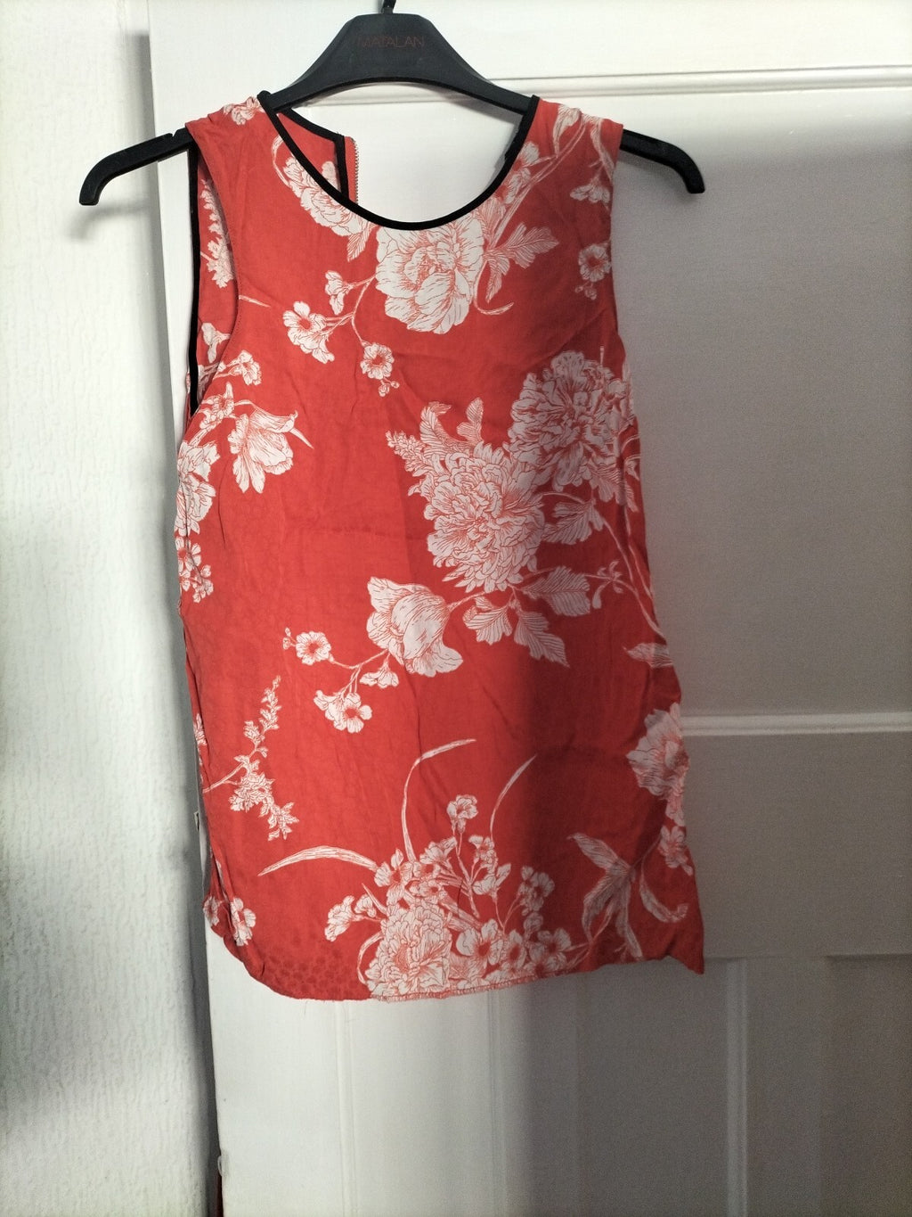 Ladies River Island Size 8 Red And White Sleeveless Blouse