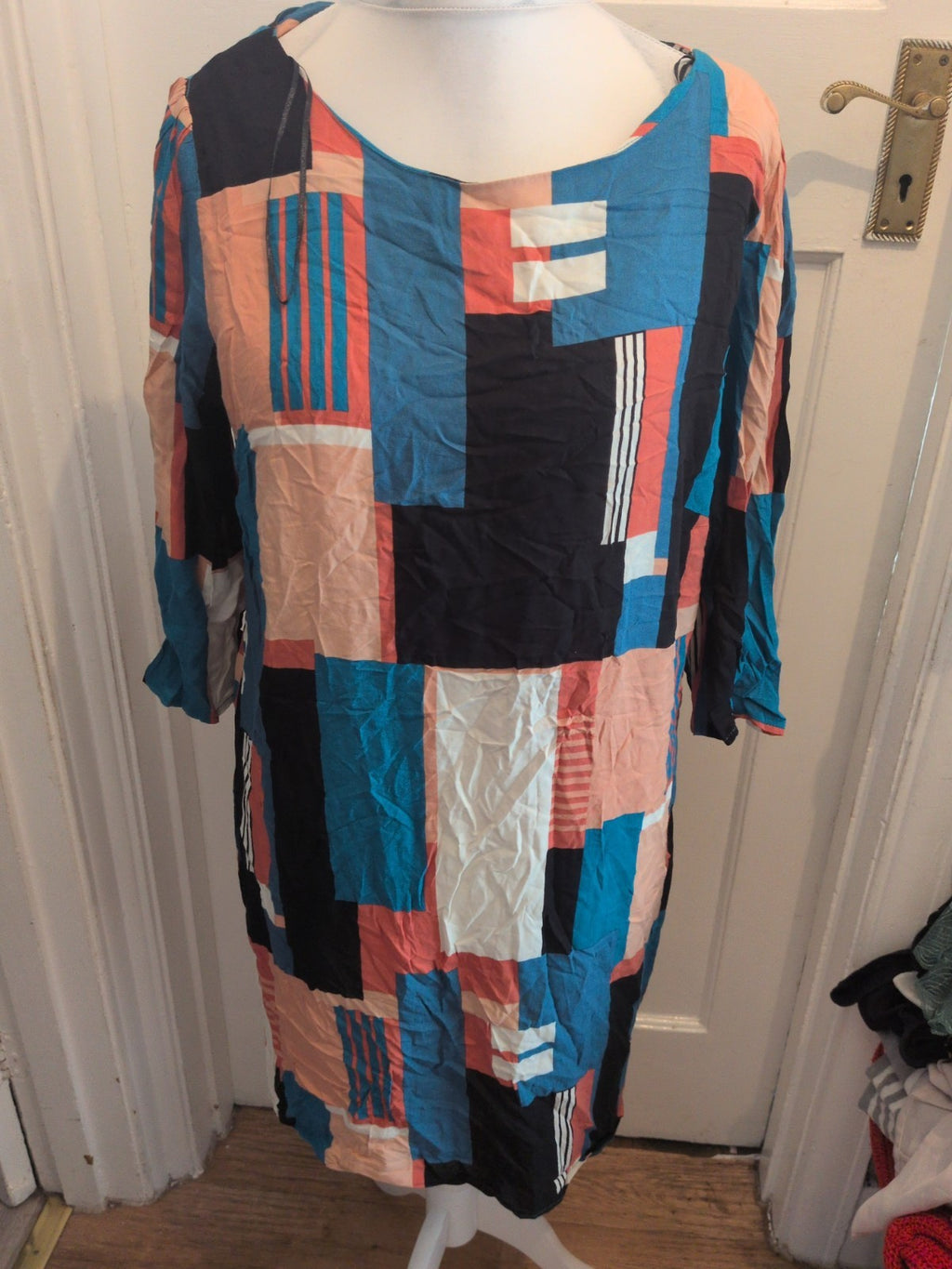 20 Black/Pink/Teal/White Long Sleeve Maxi Dress Midi Length