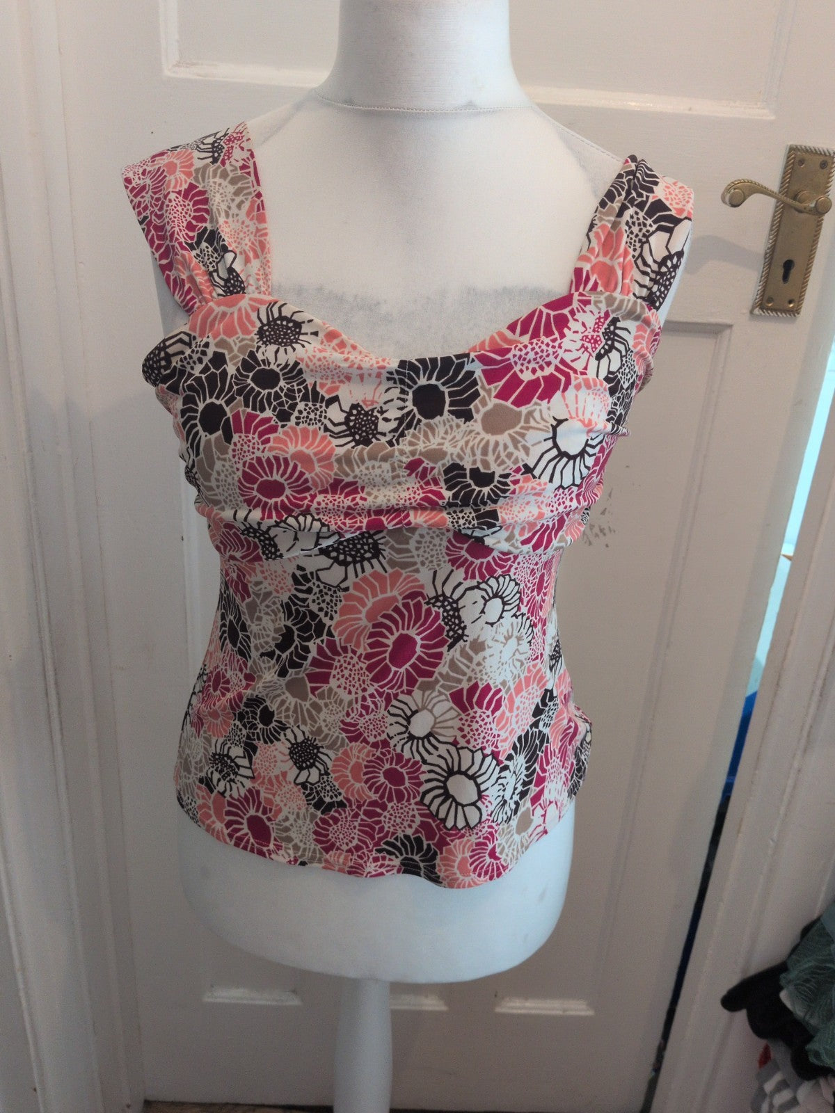 Kaliko 12 Pink/Red/Beige Sleeveless Blouse Top