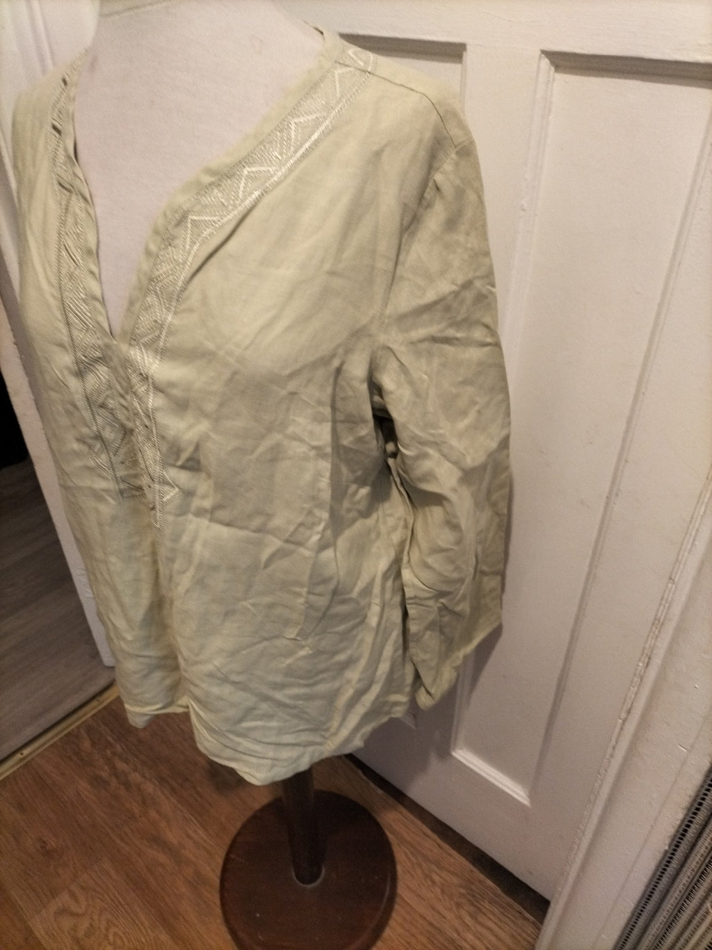 Ladies Marks And Spencer Size 18 Pale Green V Neck Long Sleeved Blouse