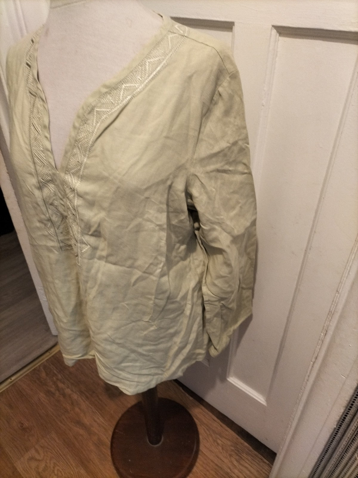 Ladies Marks And Spencer Size 18 Pale Green V Neck Long Sleeved Blouse