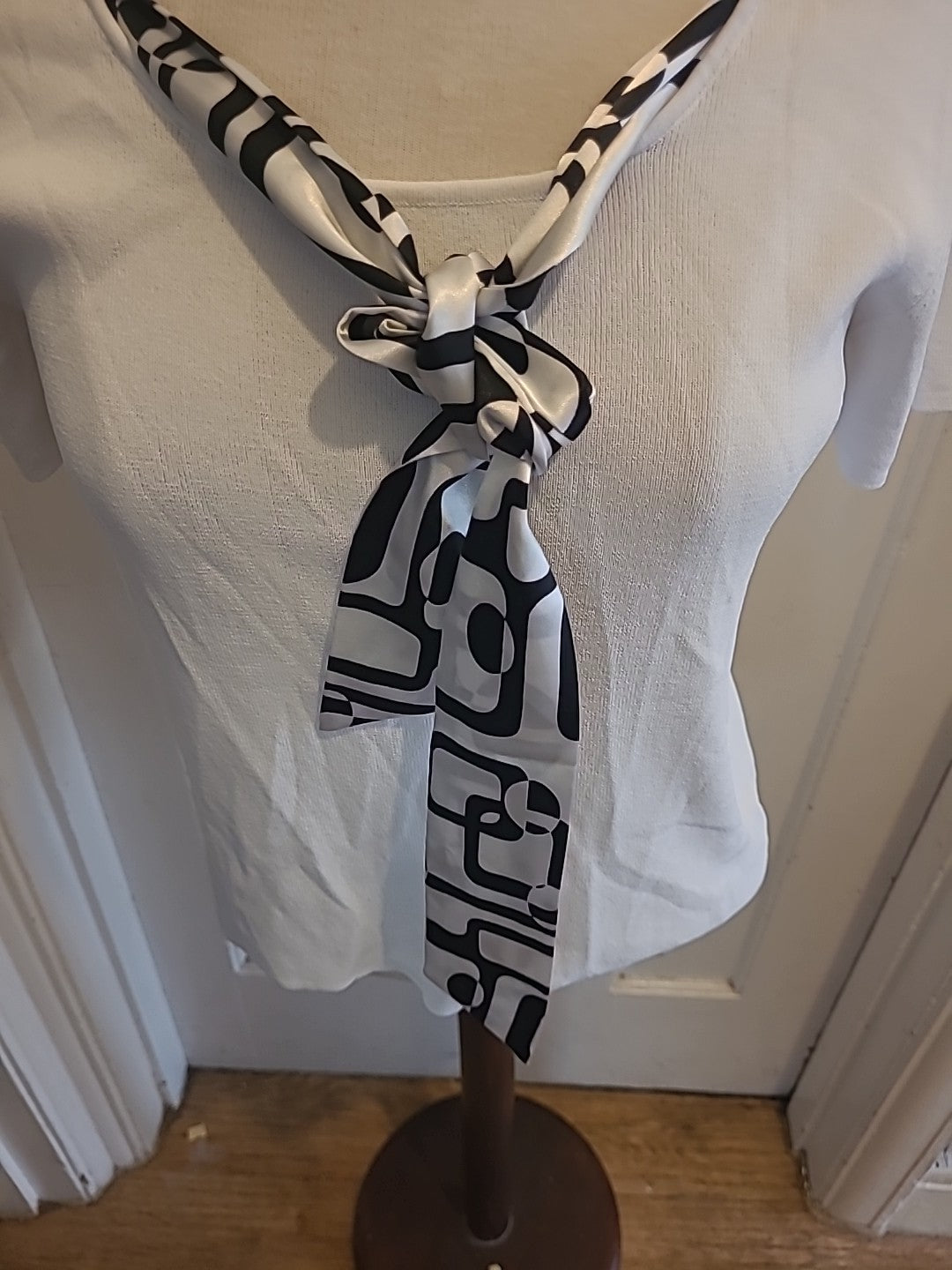 Ladies Size Medium White Short Sleeved Tshirt