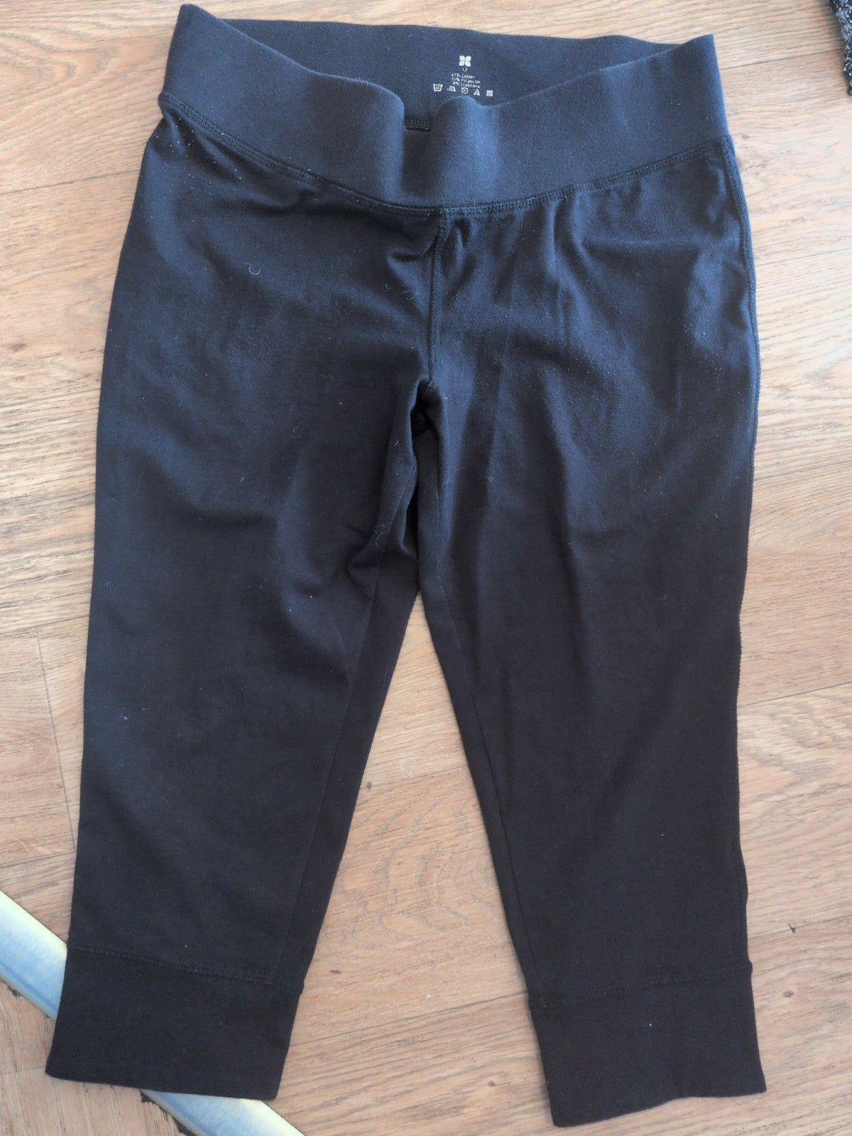 12 Black Cropped Leggings