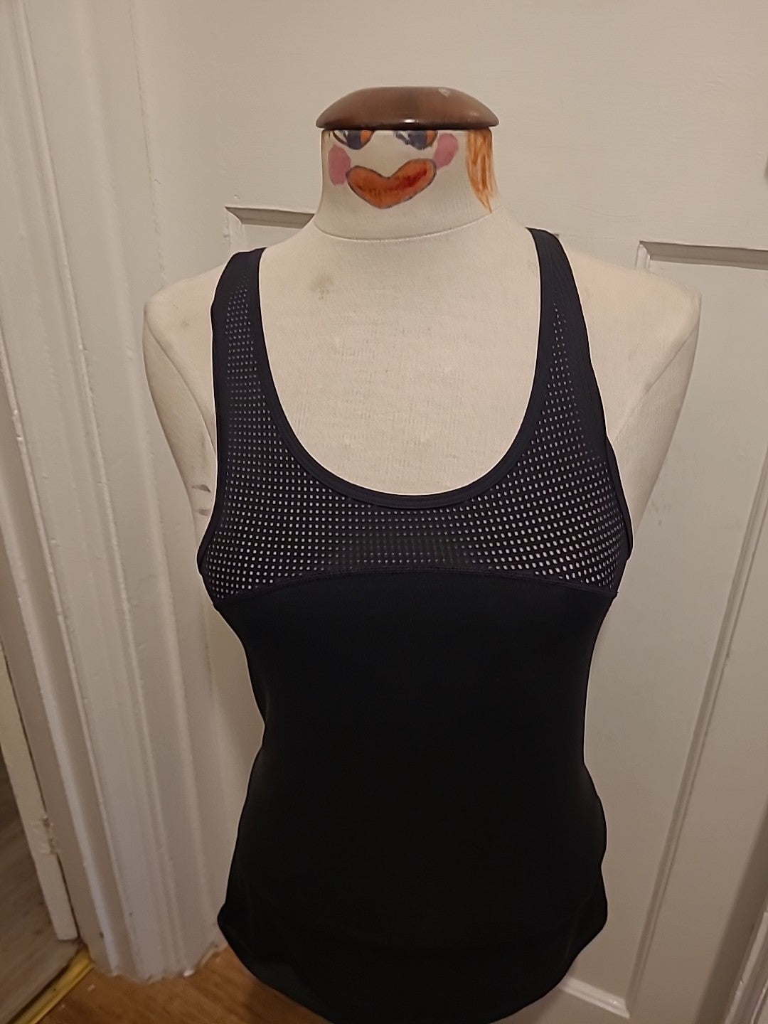 Ladies Nike Size Medium Black Hypercool Vest Tank Top