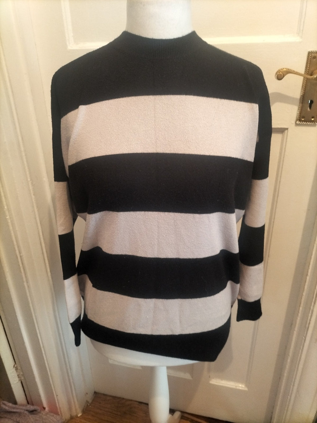 Ladies George Size 8-10 Black And Grey Long Sleeved Jumper