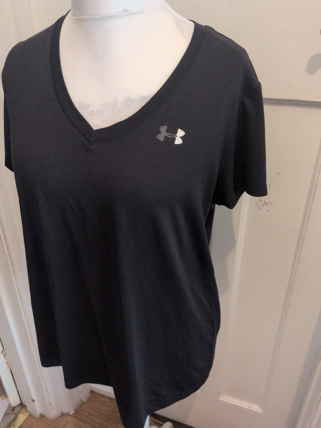Mens Under Armour Size XL Loose Black Short Sleeve T-shirt
