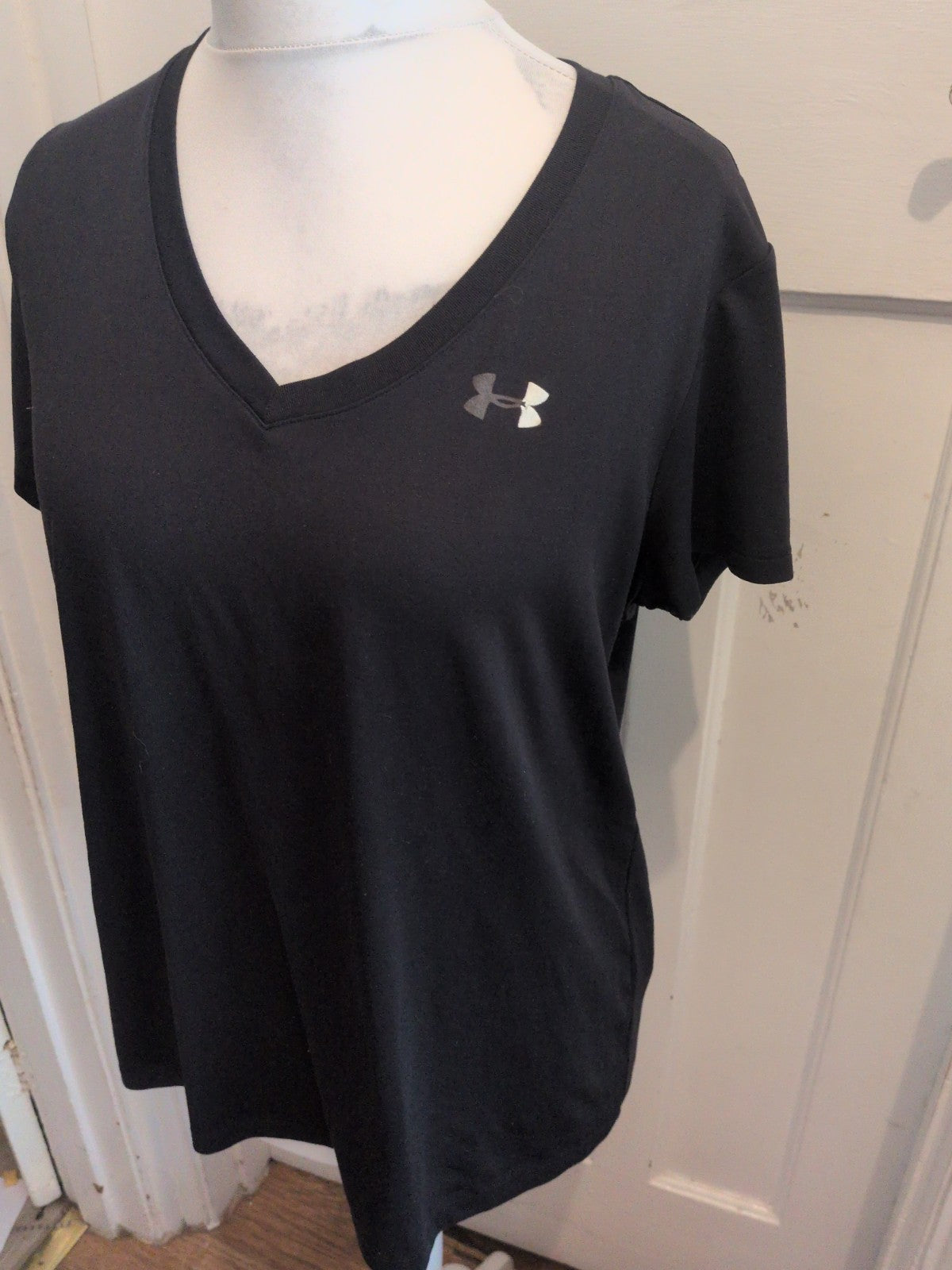 Mens Under Armour Size XL Loose Black Short Sleeve T-shirt