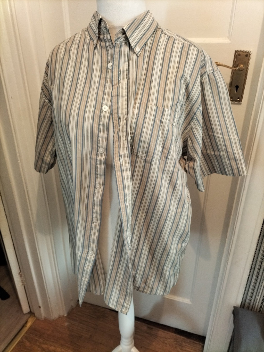 Mens Tu Size XL Beige/Blue/Cream Striped Short Sleeved Shirt