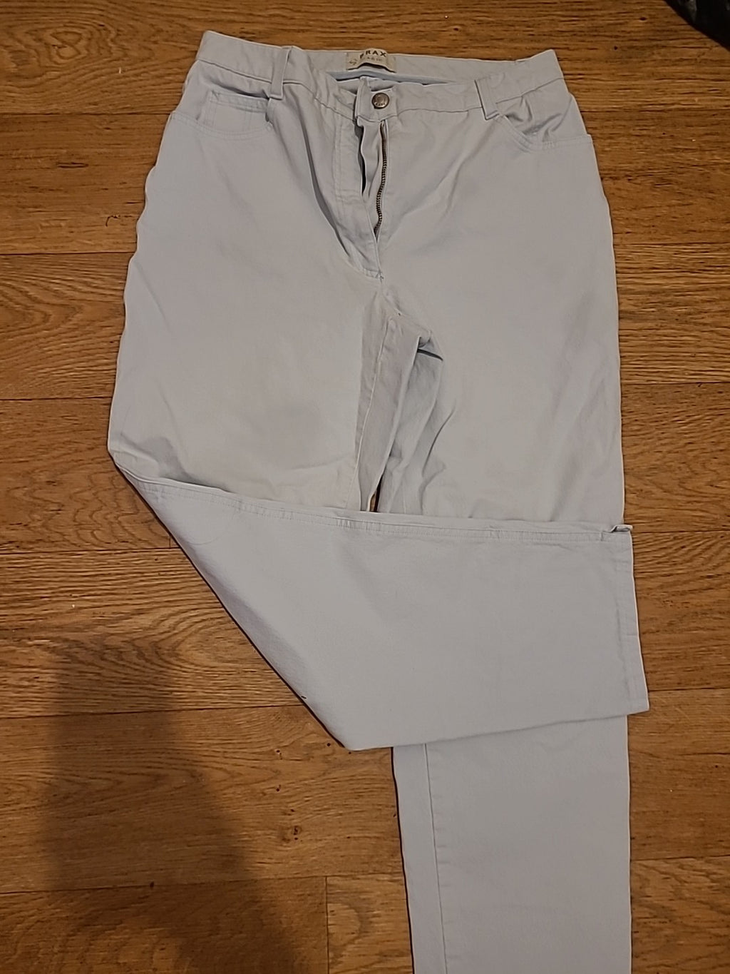 Ladies Brax Magic Size Medium Pale Grey Denim Jeans