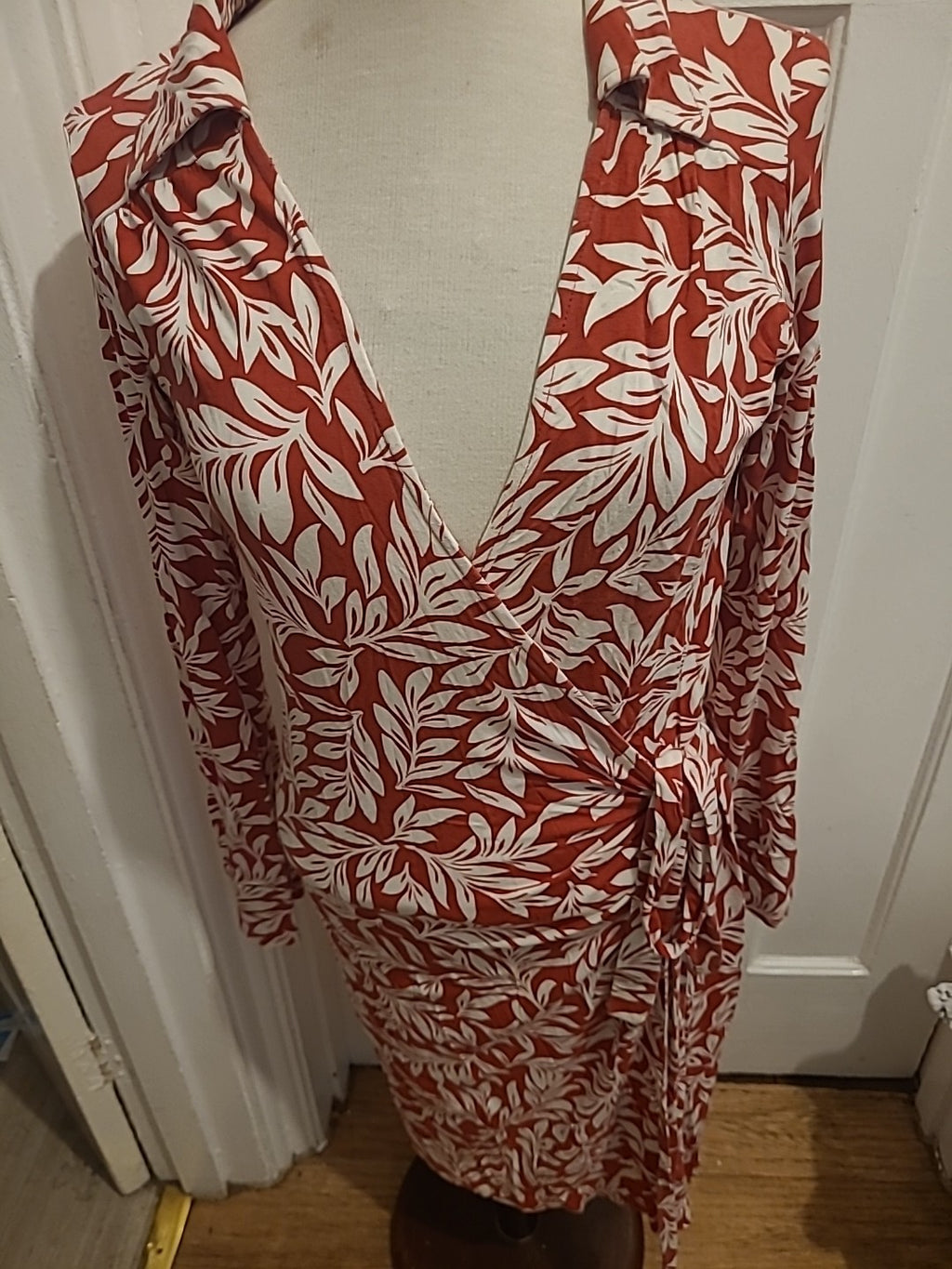 Ladies Espirit Size XL Rust/White Floral Wrap Dress