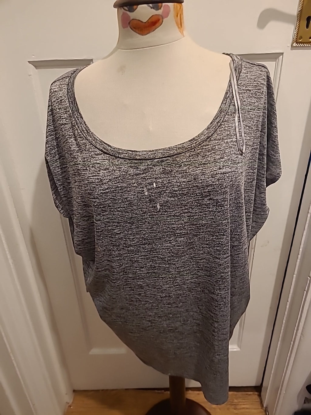 Ladies Souluxe Size XL Grey Fleck Short Sleeved Tshirt(Marks On Front)