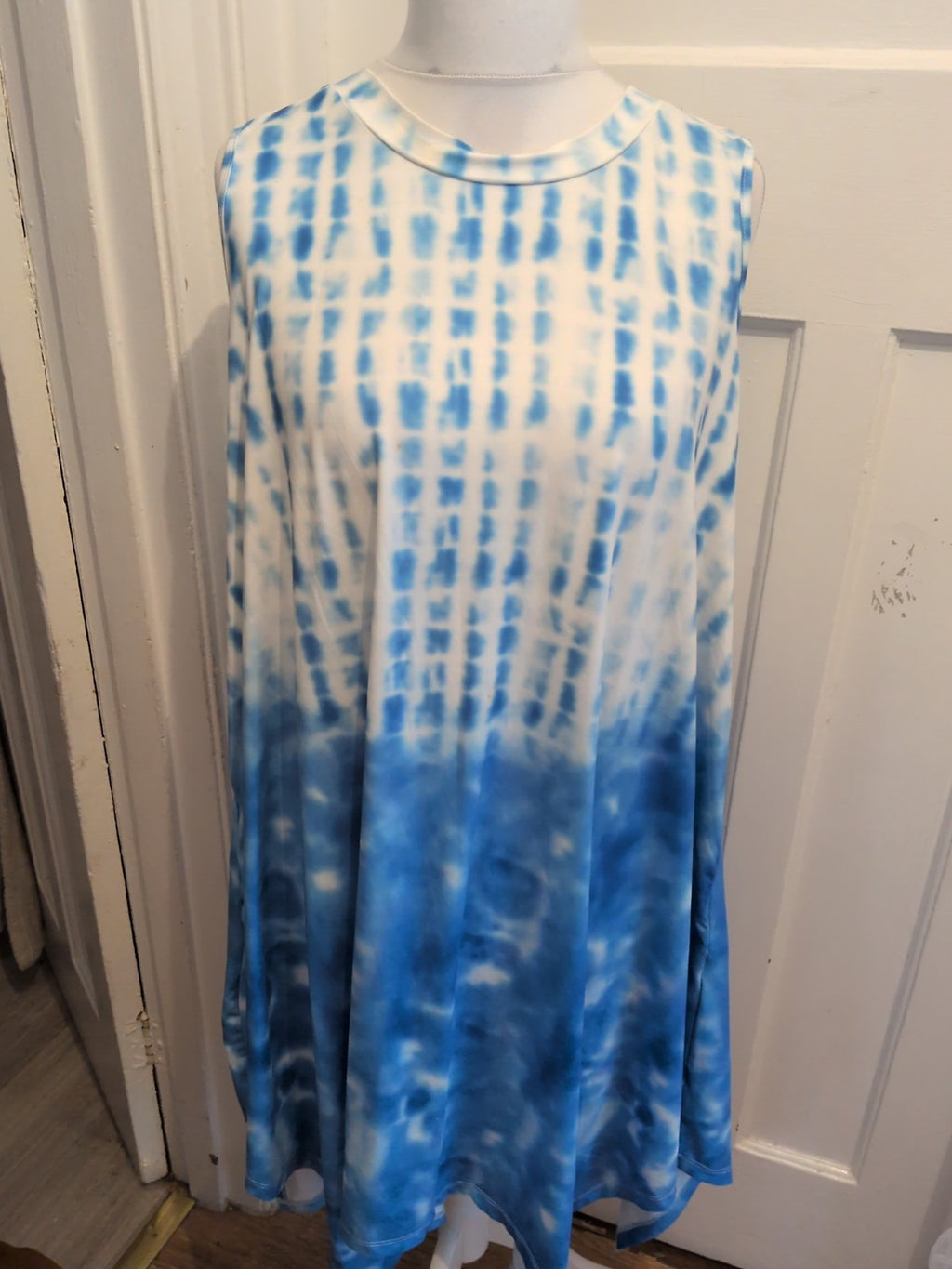 Emery Rose 0XL Blue And White Sleeveless Dress