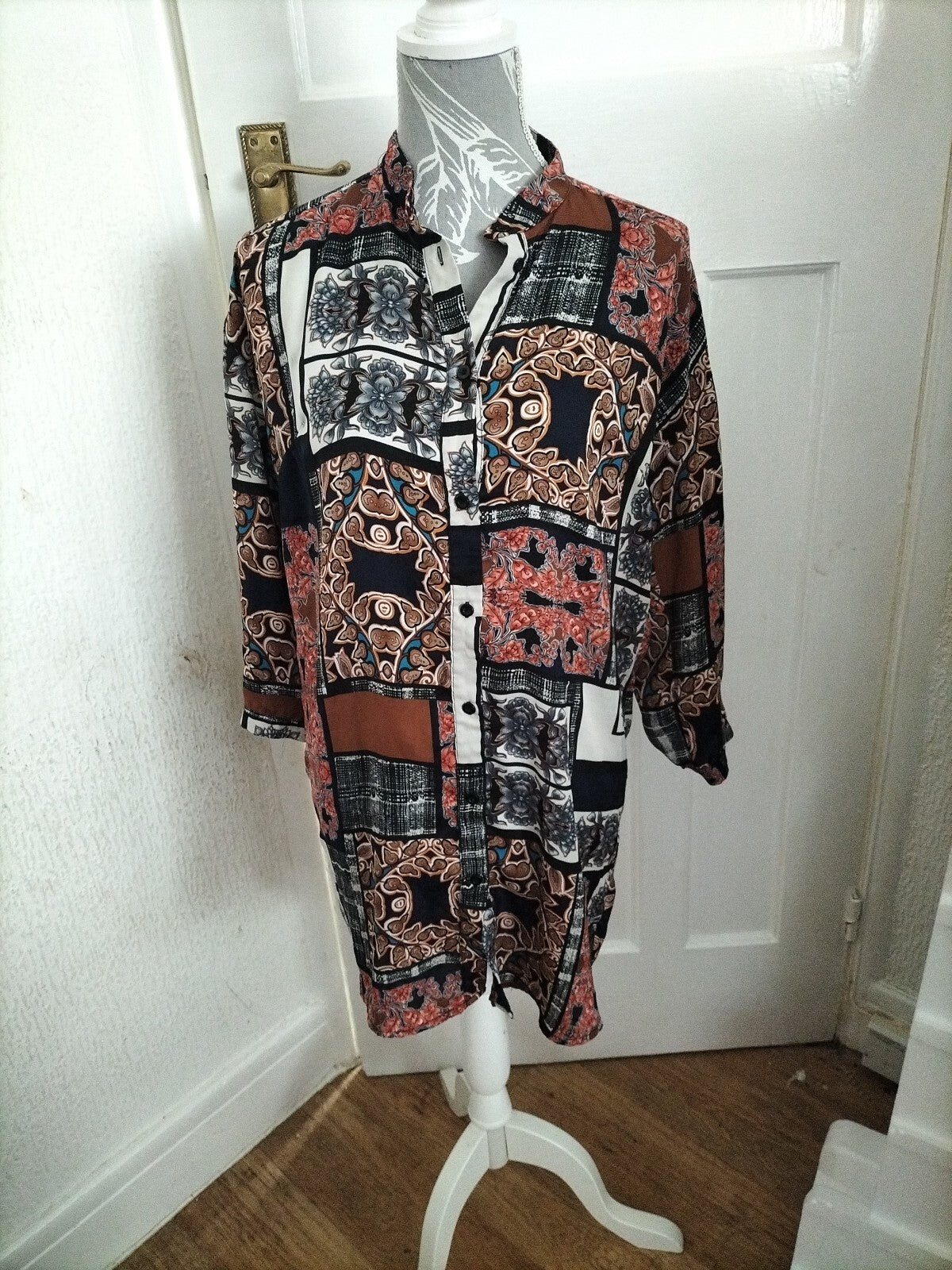 Ladies Love Over Things Size Small Black Multi Colored Long Sleeved Blouse