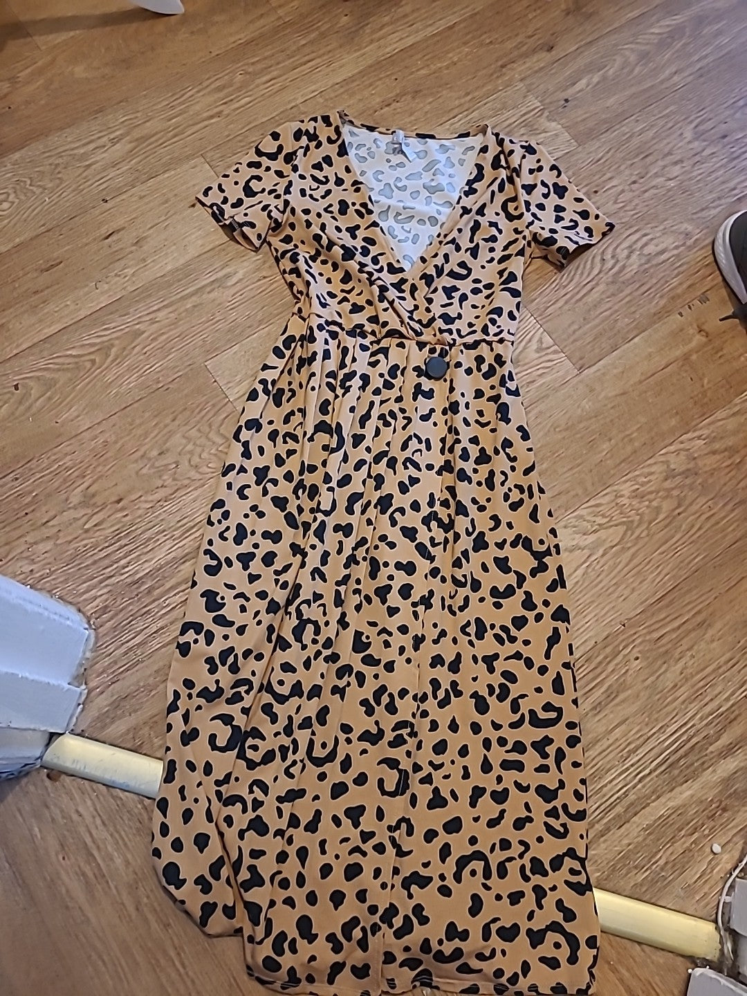 Ladies Asos Size 6 Pale Brown And Black Long Length Short Sleeved Dress