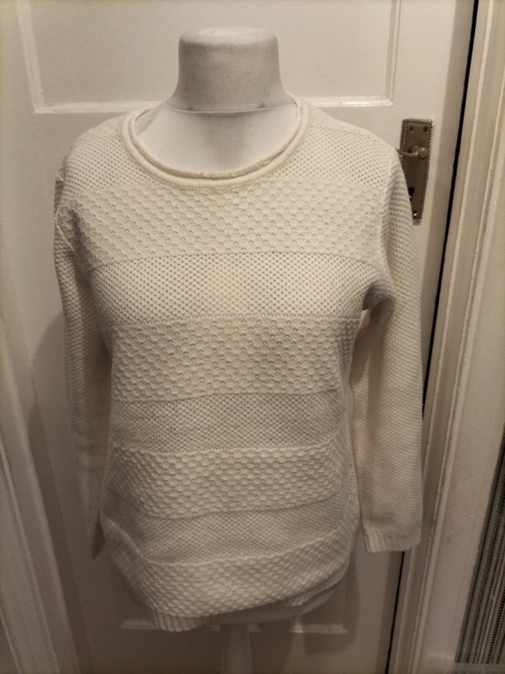 Ladies Isle Size 14-16 Ivory Long Sleeved Patterned Jumper