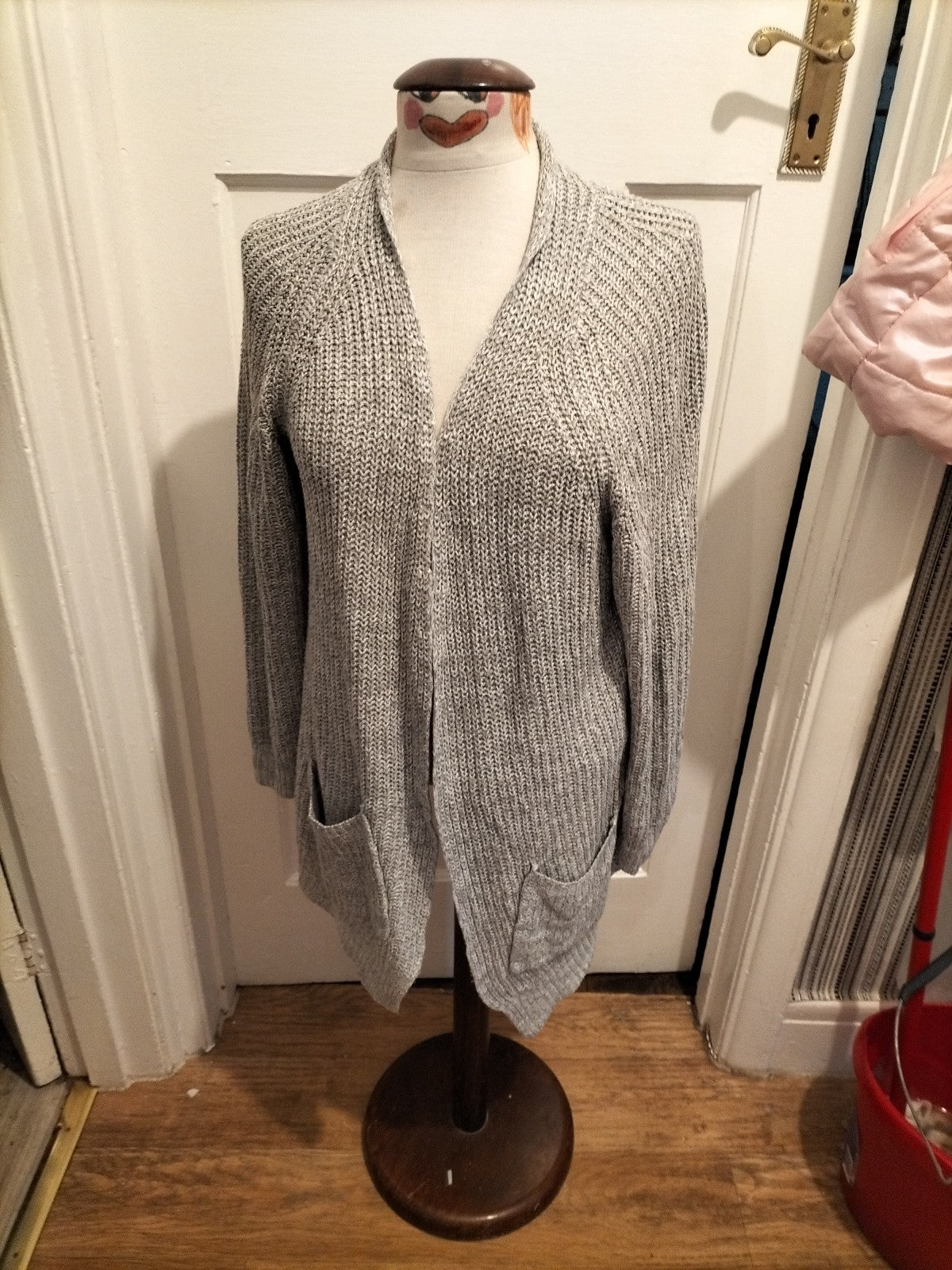 Ladies Papaya Size Small Grey Long Sleeved Knit Cardigan