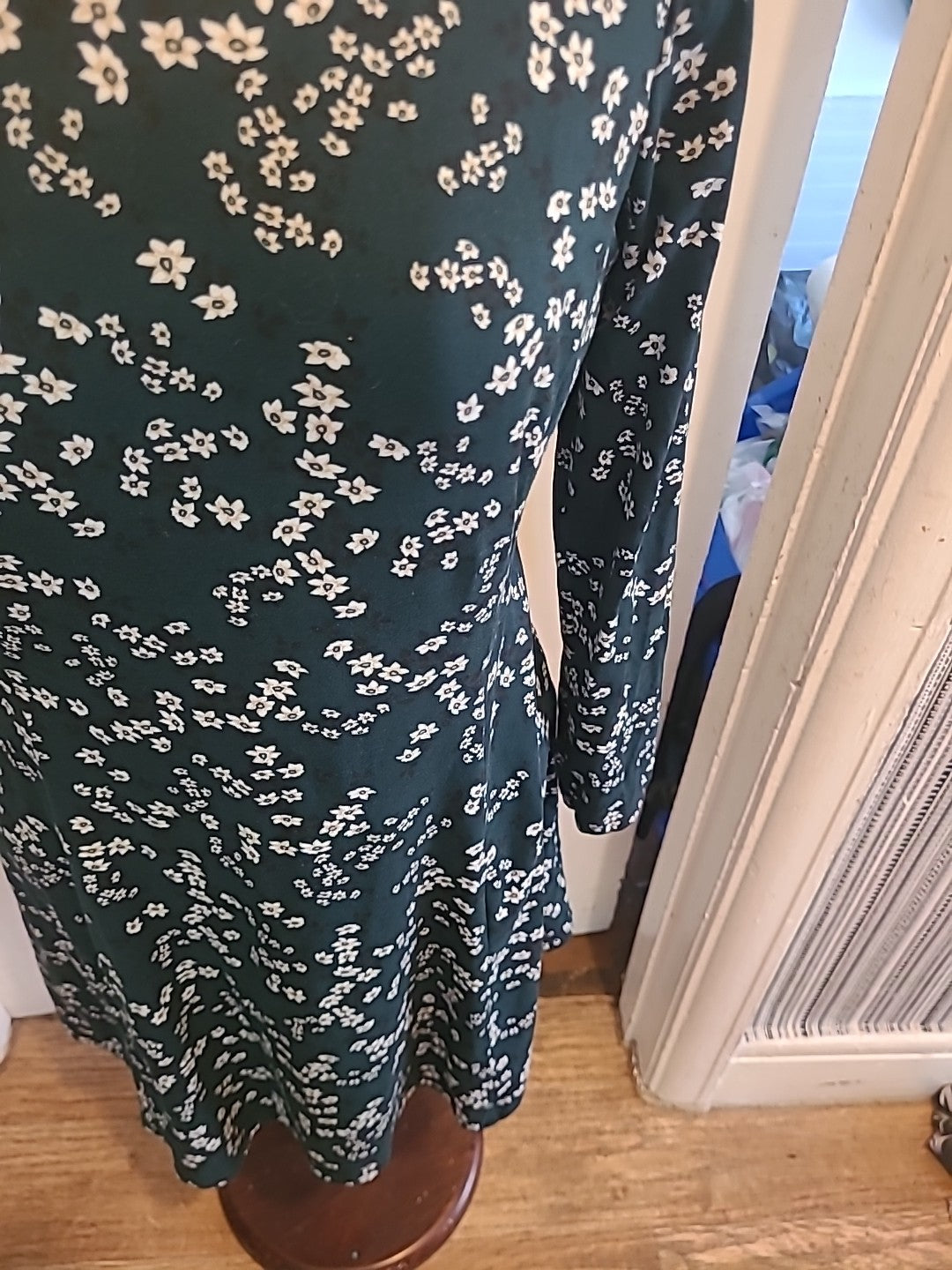 Ladies New Look Size 12 Green Floral Long Sleeved Dress