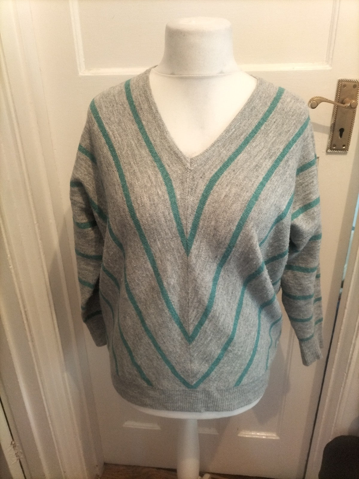 Ladies Bonmarche Size 12 Grey And Turquoise V Neck Jumper