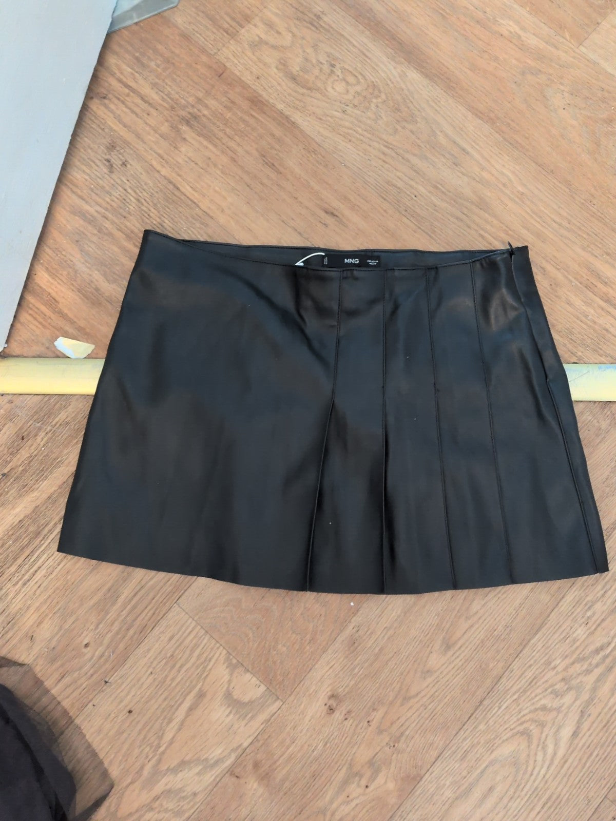 Brand New Mango Medium Black Pleather Pleat Short Skirt