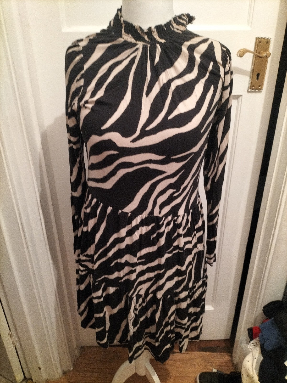 F&F 12 Black And Pale Beige Zebra Striped Dress Long Sleeve