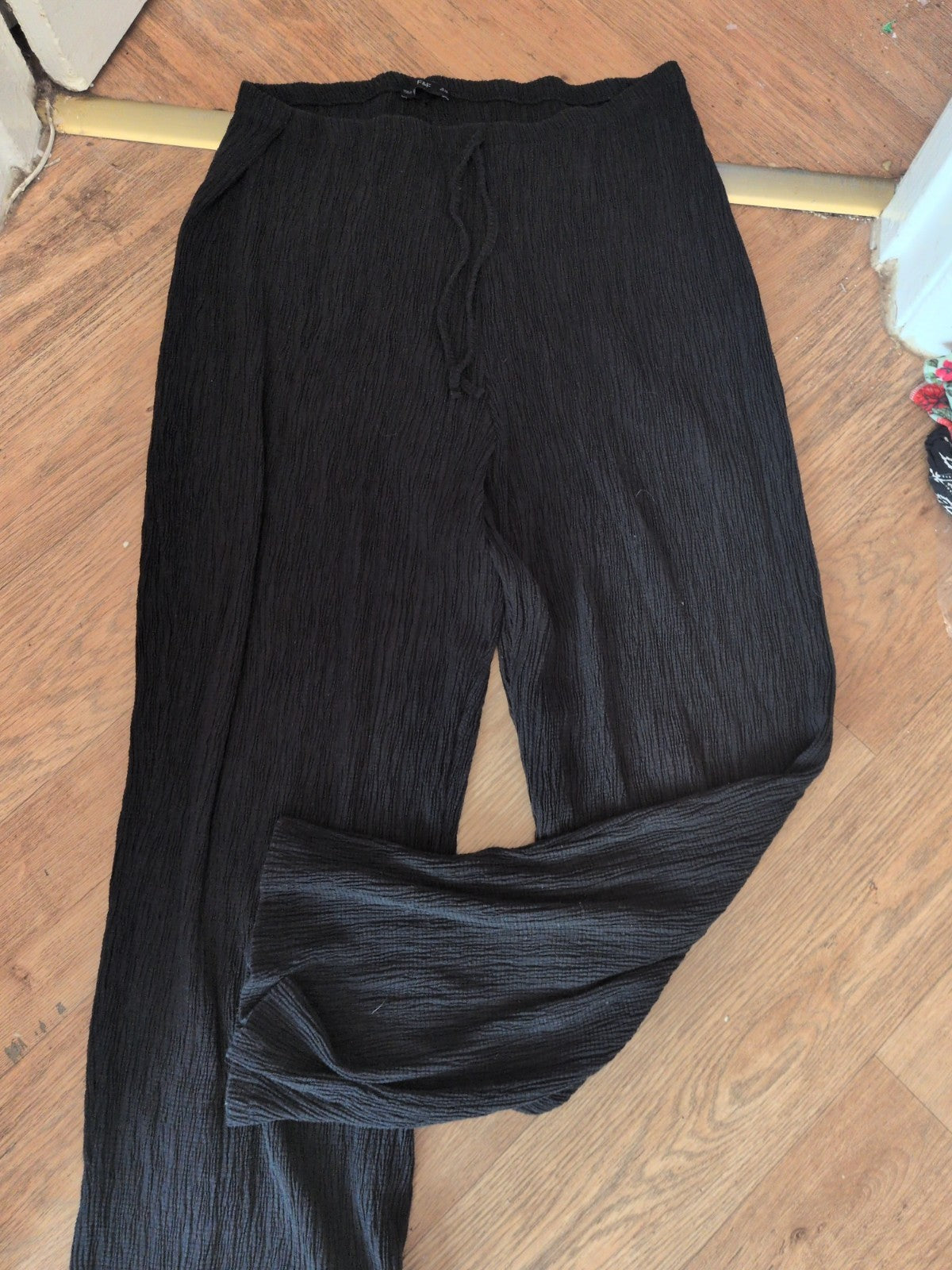 Ladies F&F Size 20 Black Crinkle Elasticated Trousers