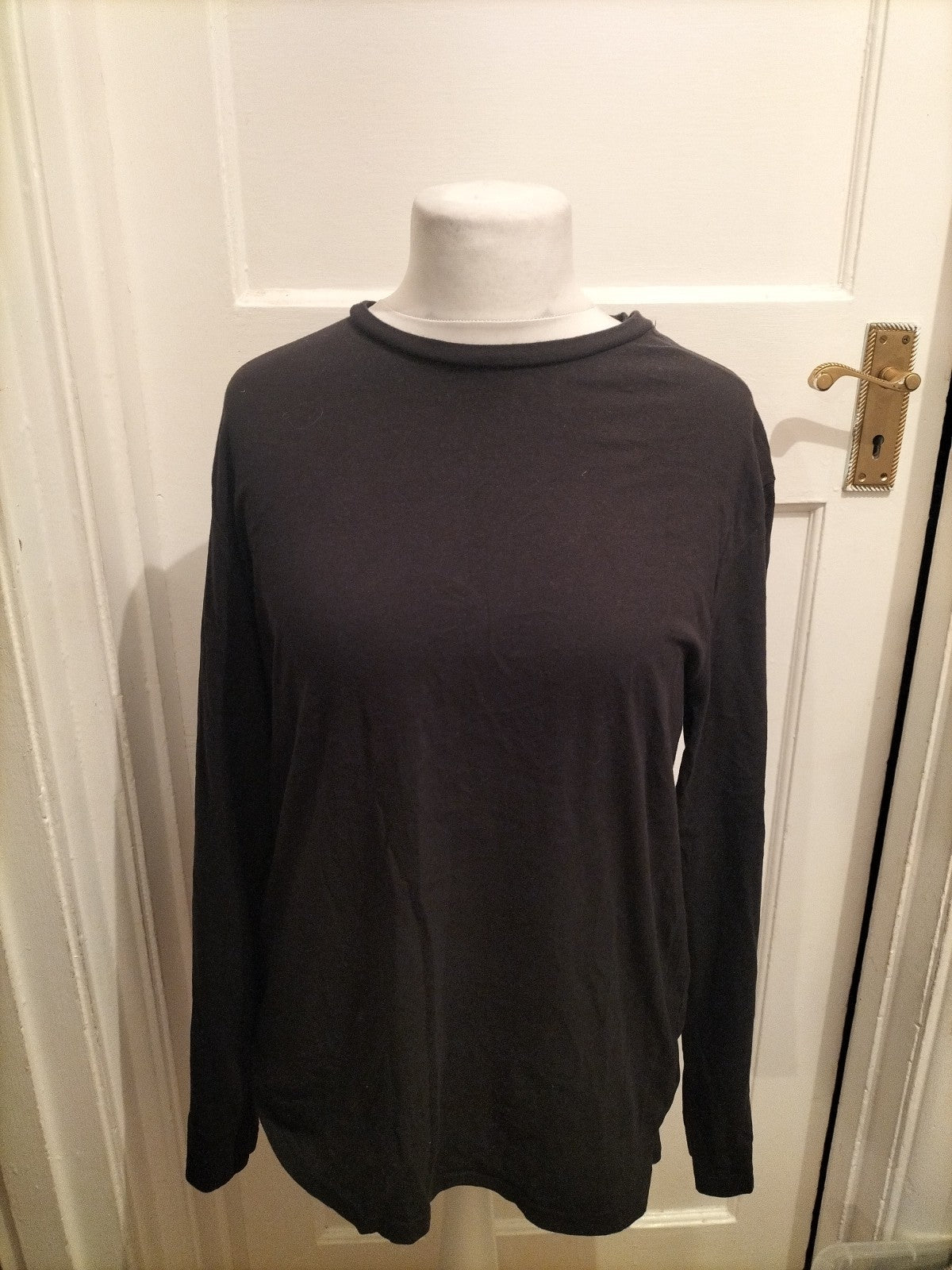 Mens Nutmeg Size L Black Long Sleeved Tshirt