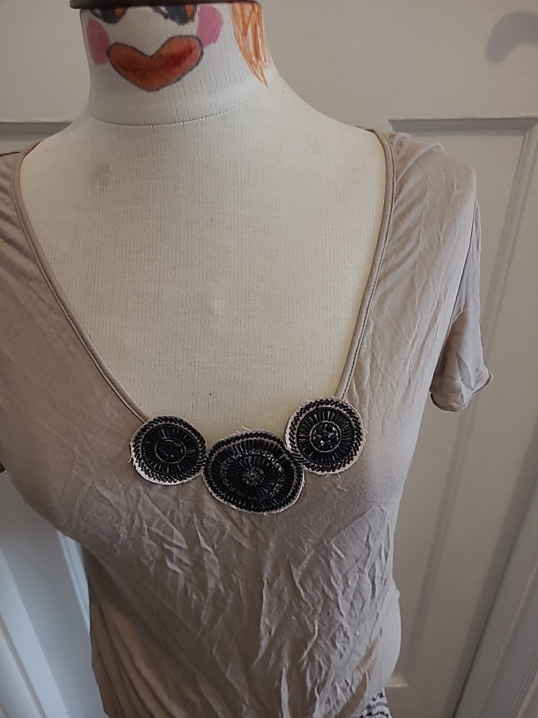 Ladies Mexx Size Large Beige Short Sleeved Tshirt